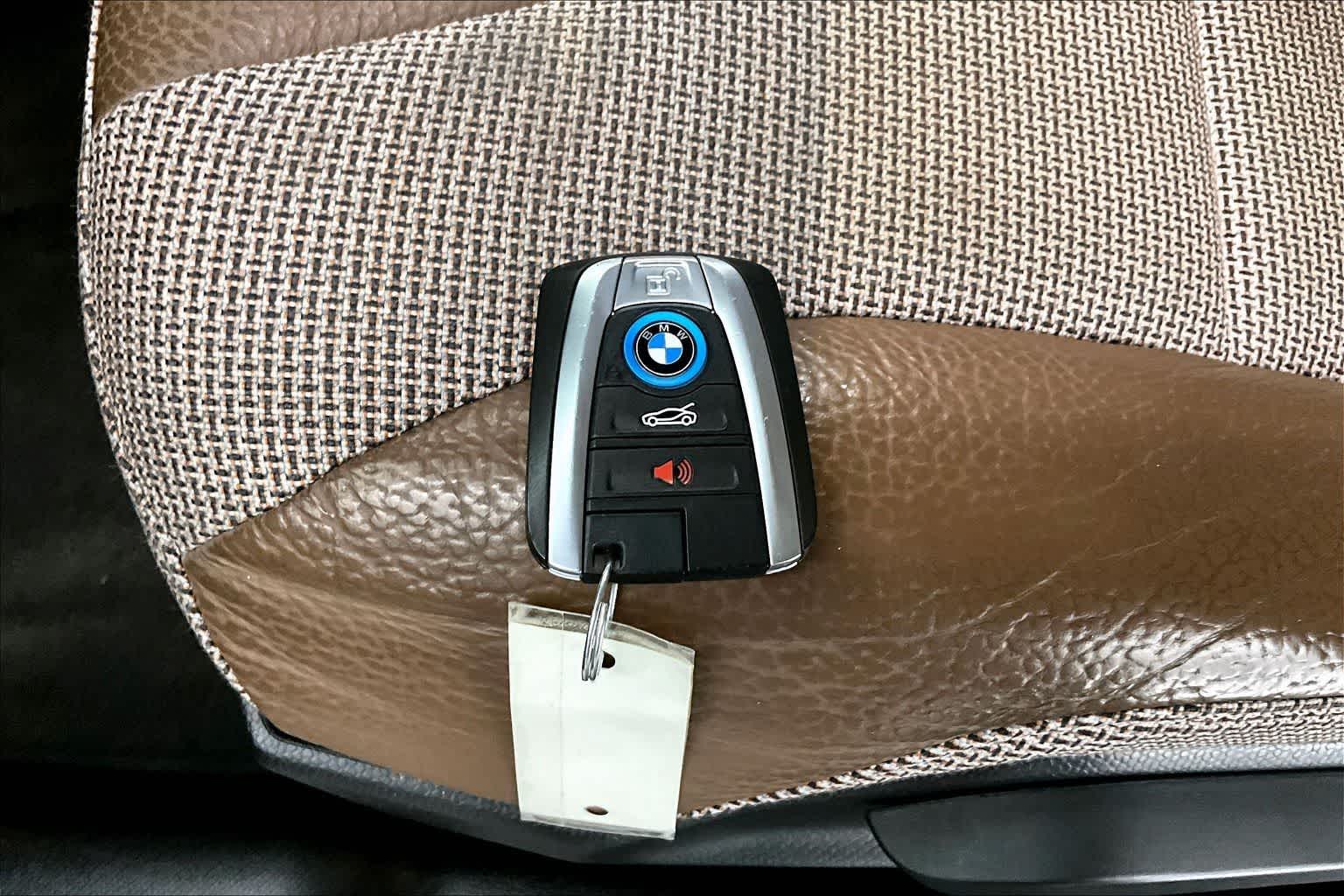 Thumbnail: 2019 BMW i3 - 19