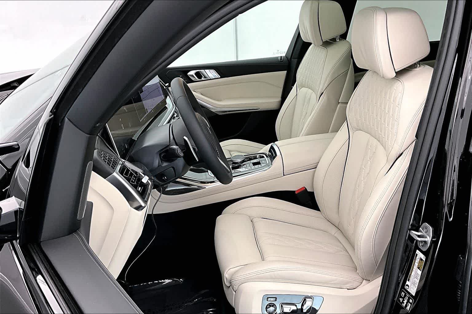 Thumbnail: 2026 BMW X7 - 11