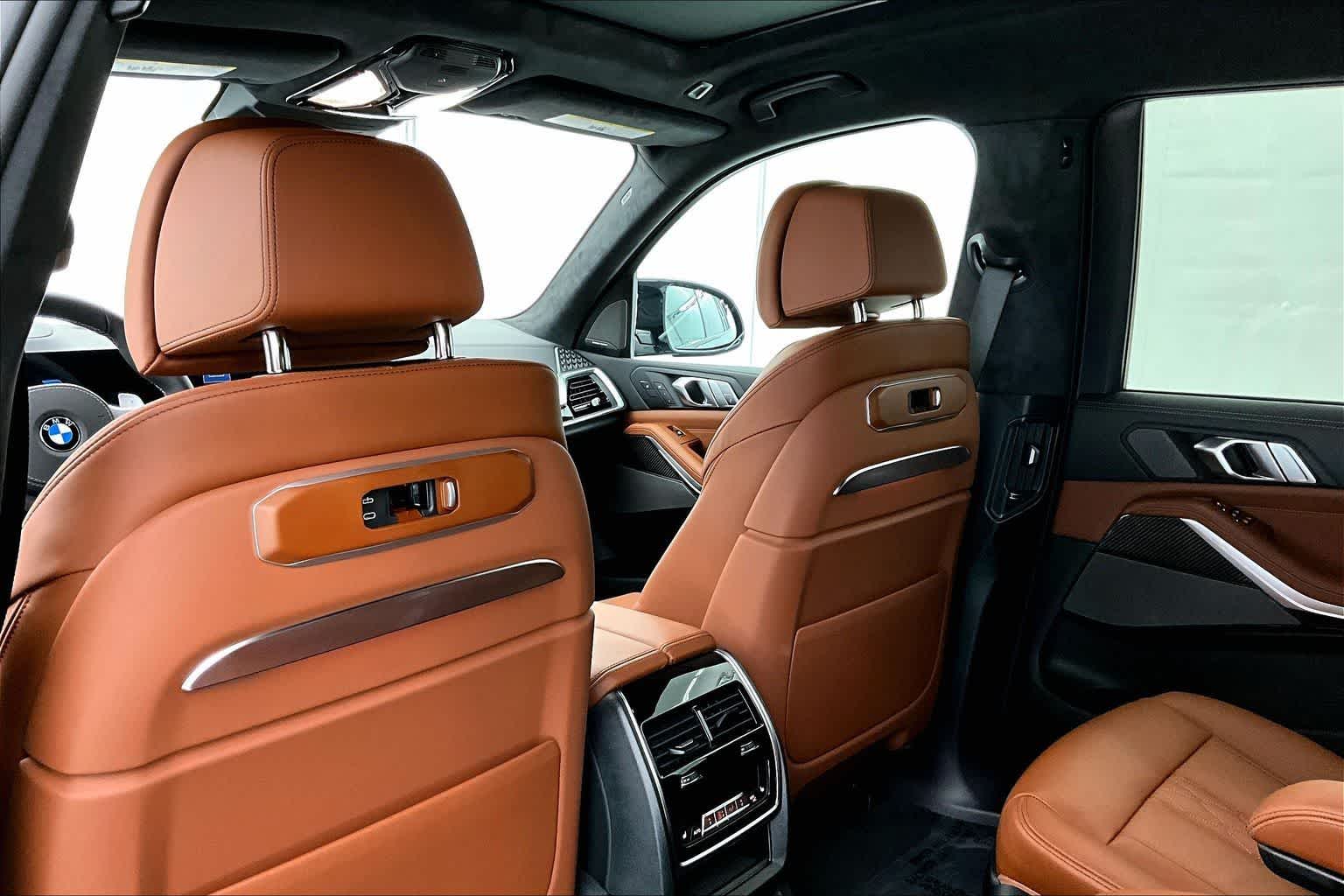 Thumbnail: 2026 BMW X7 - 12