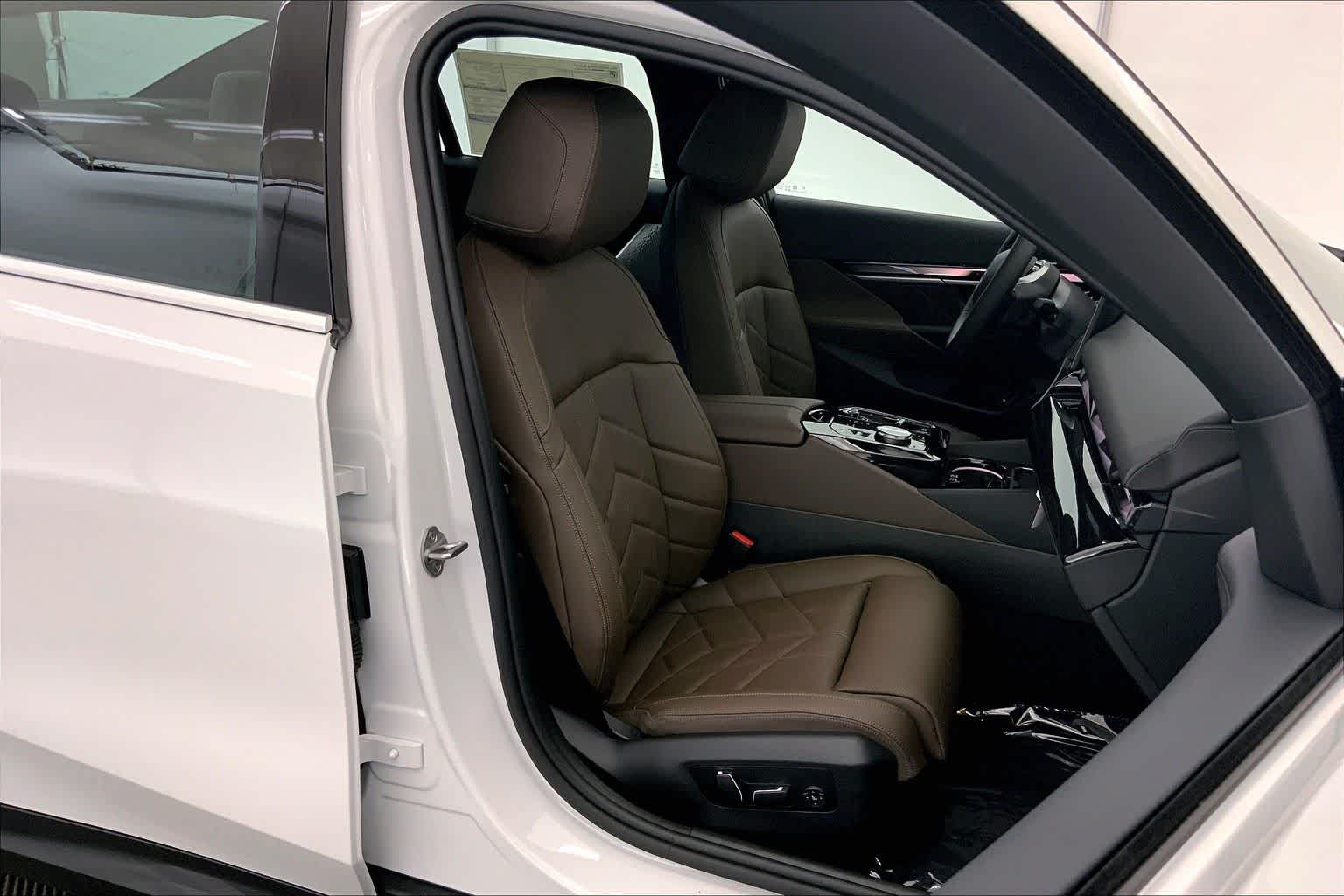 Thumbnail: 2024 BMW i5 - 14