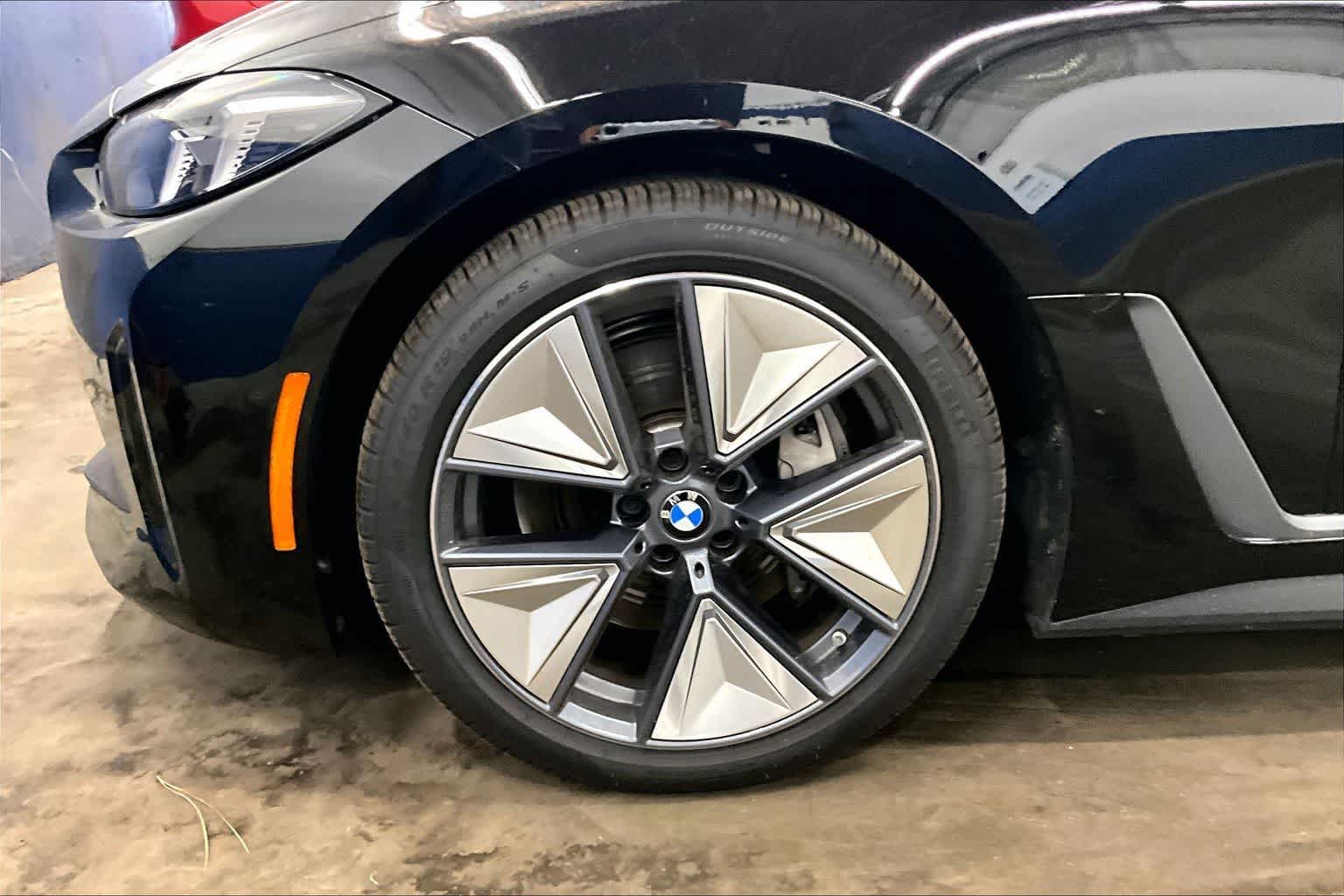 Thumbnail: 2025 BMW i4 - 8