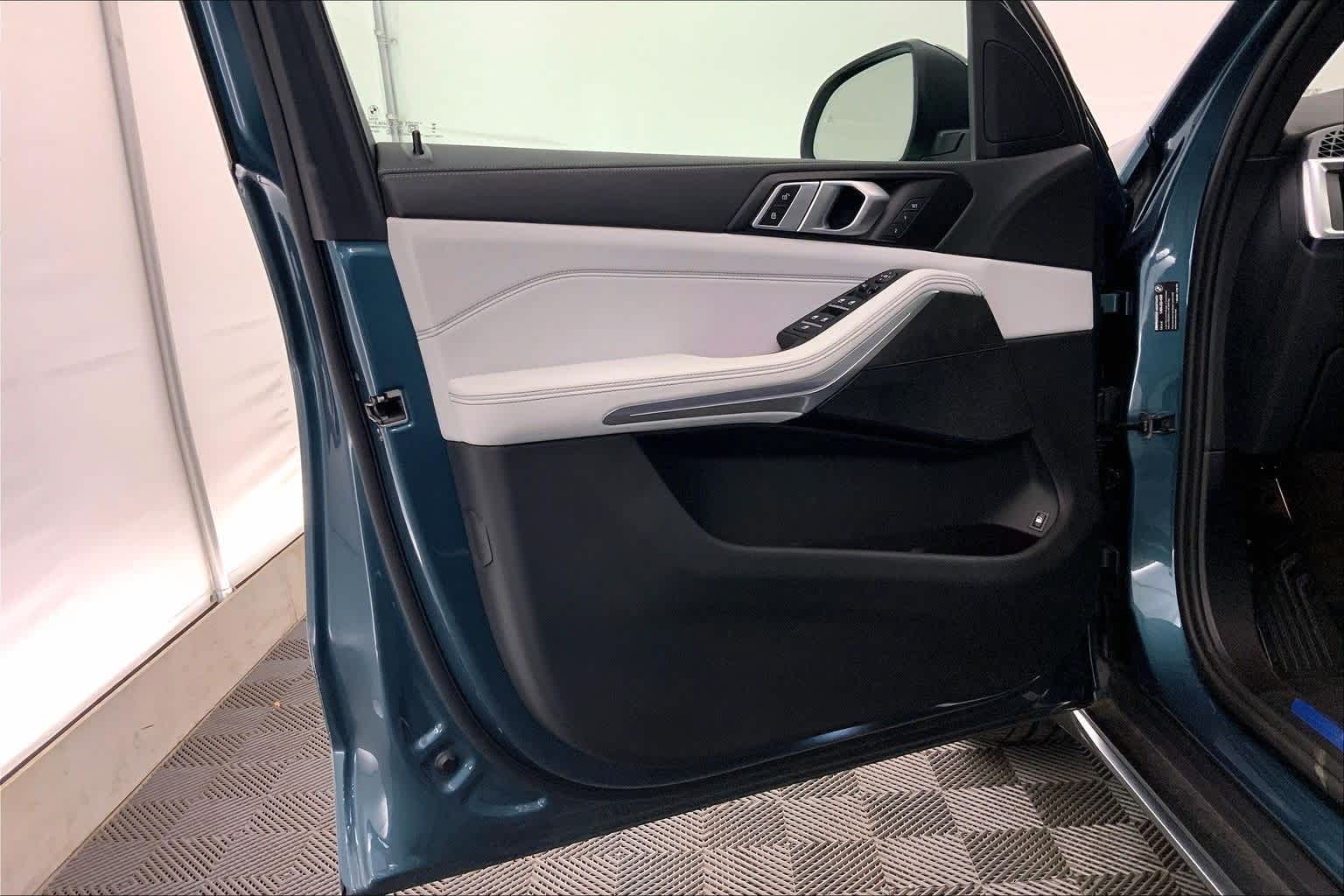 Thumbnail: 2025 BMW X5 - 27