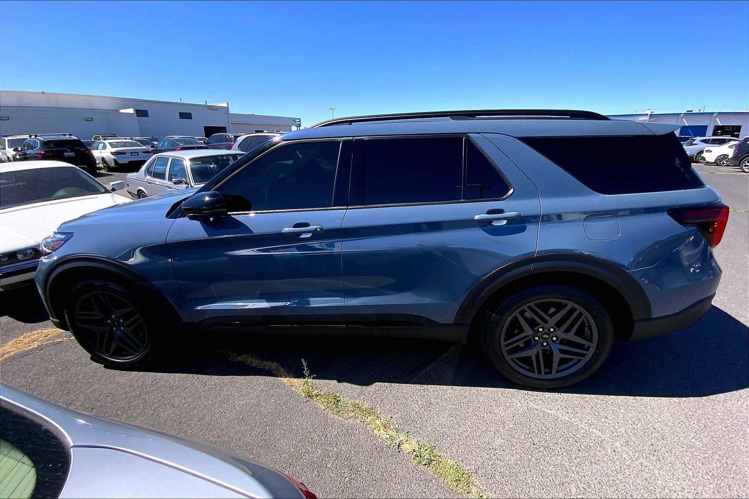 Thumbnail: 2025 Ford Explorer - 3