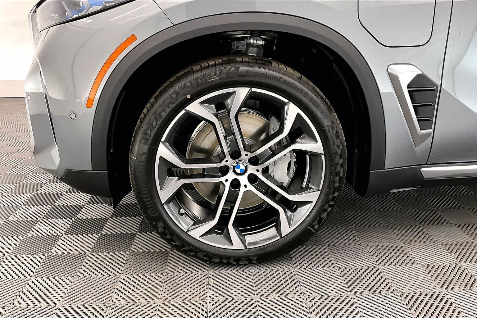 Thumbnail: 2026 BMW X5 - 8