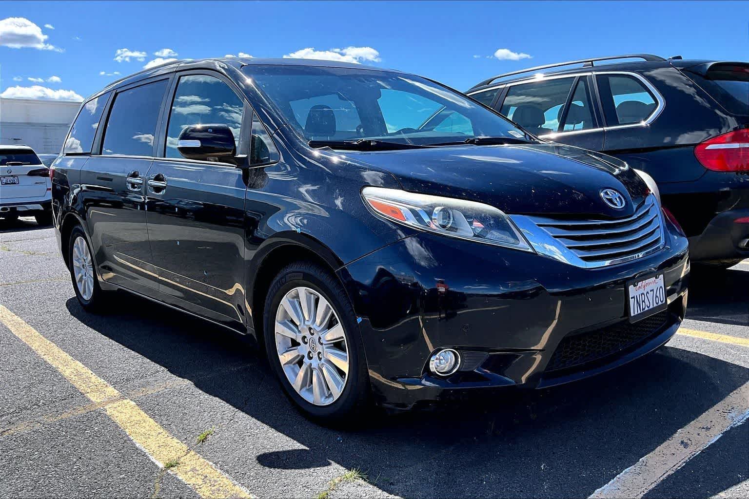 Thumbnail: 2015 Toyota Sienna - 11
