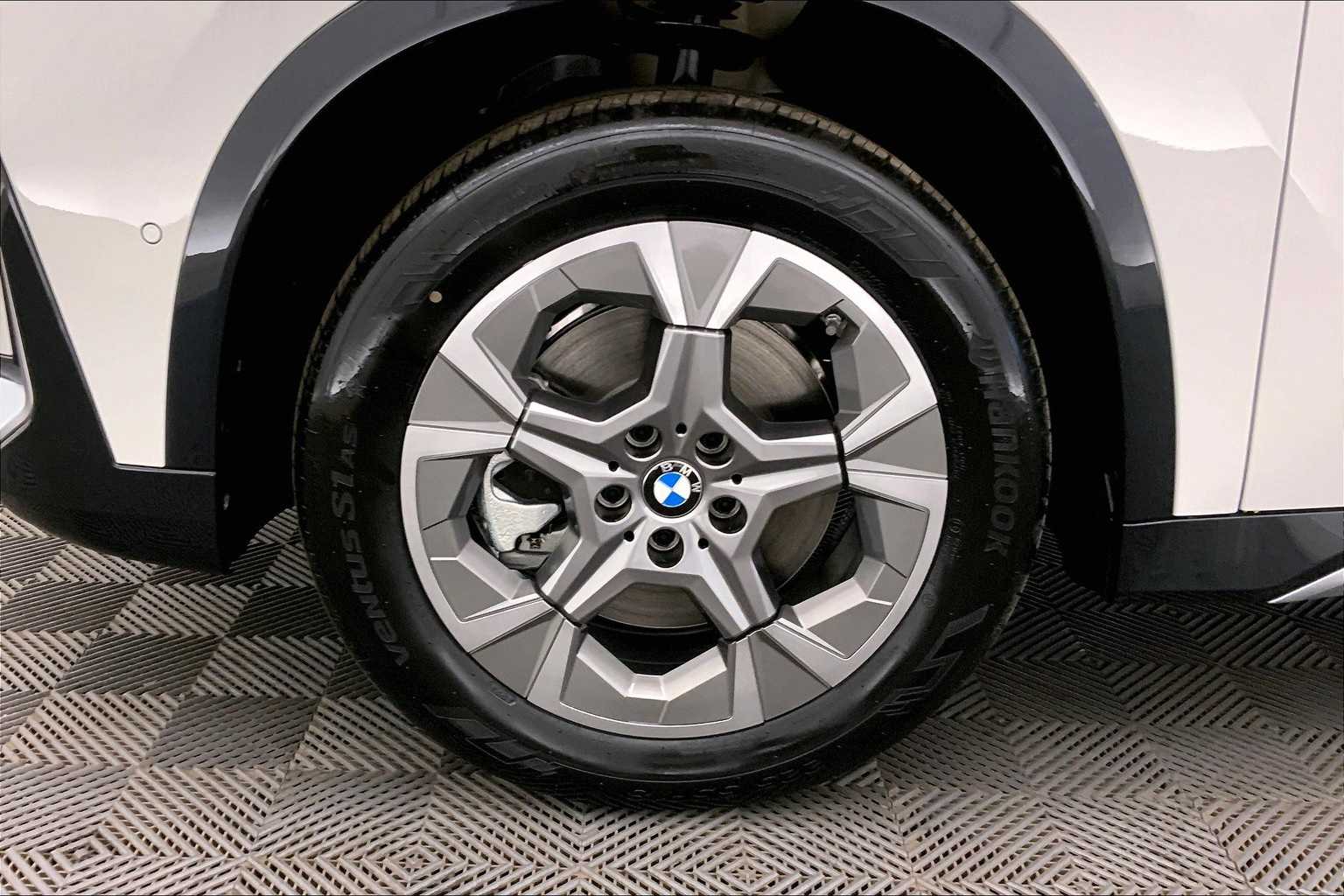 Thumbnail: 2025 BMW X1 - 8