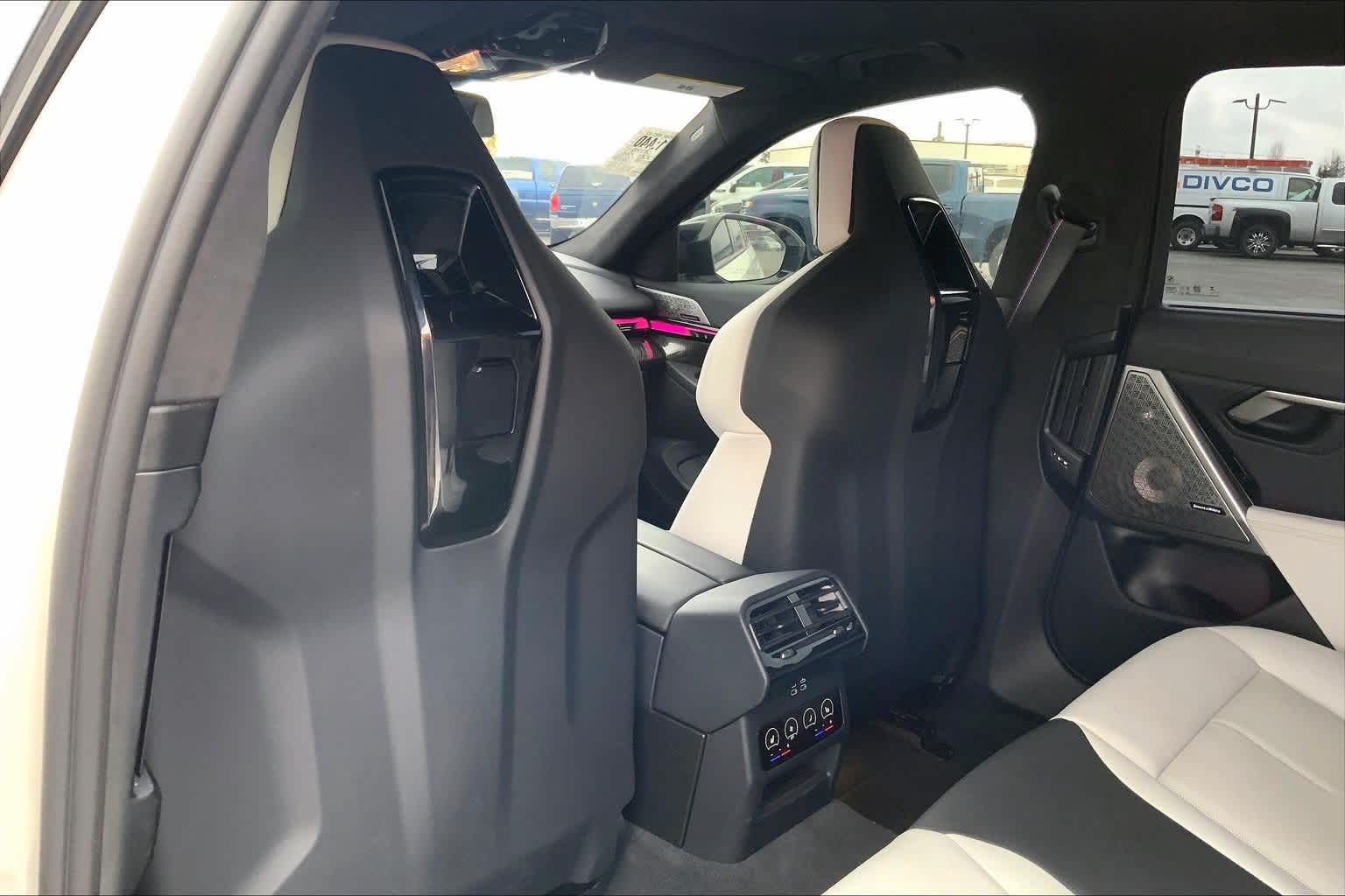 Thumbnail: 2026 BMW M5 - 12