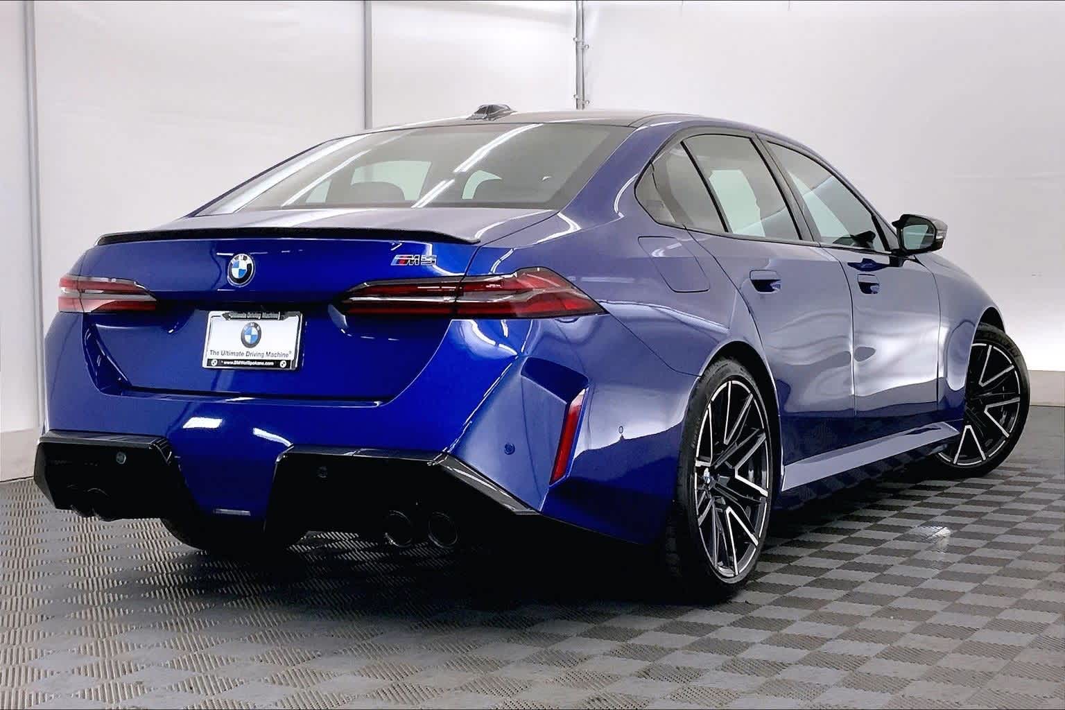 Thumbnail: 2025 BMW M5 - 22