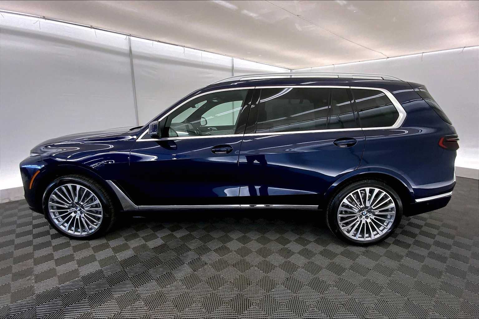 Thumbnail: 2026 BMW X7 - 3