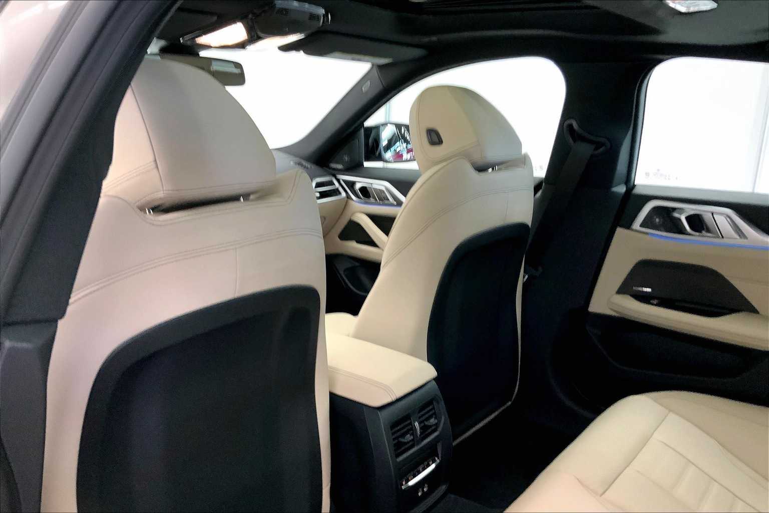 Thumbnail: 2025 BMW i4 - 12