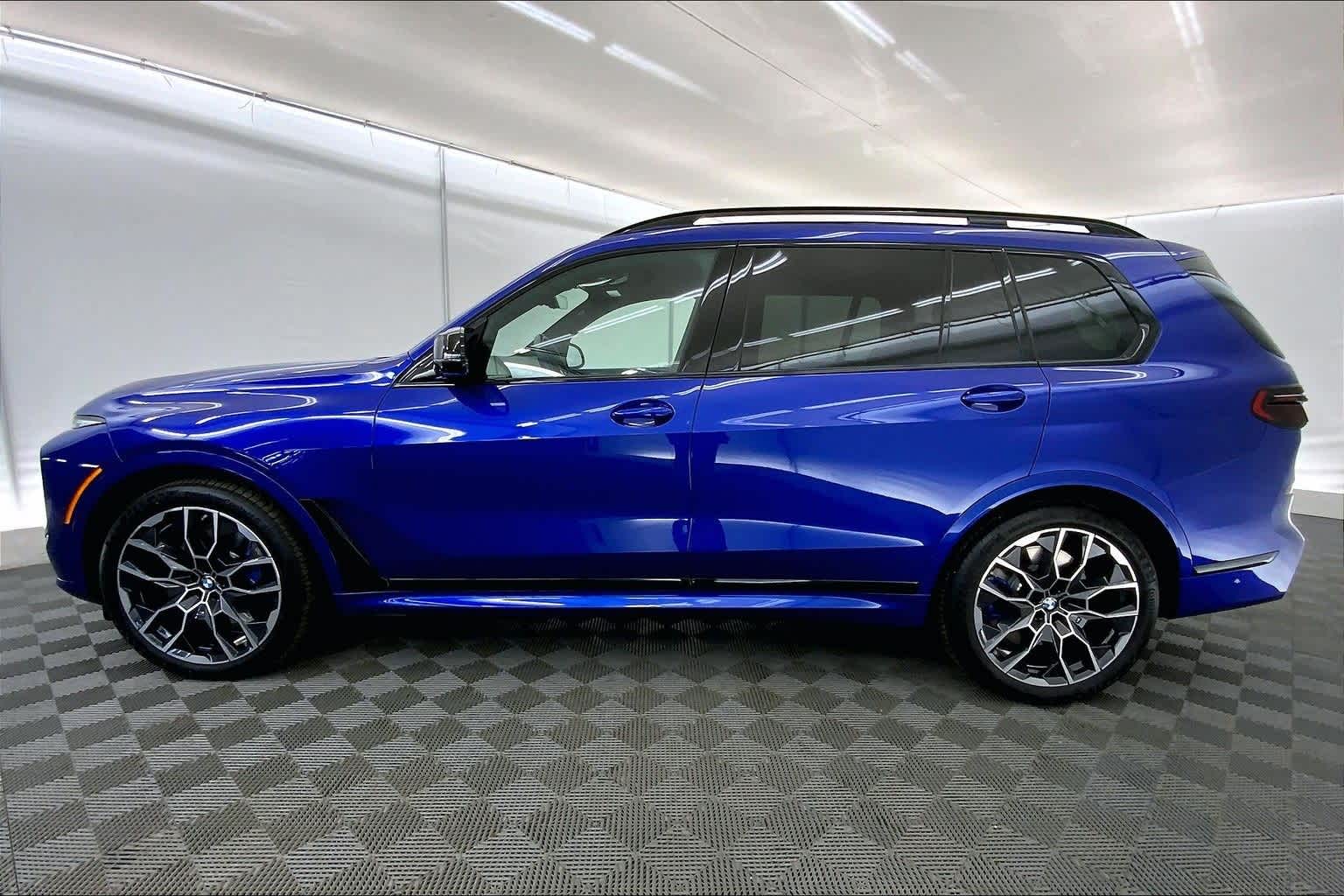 Thumbnail: 2024 BMW X7 - 3