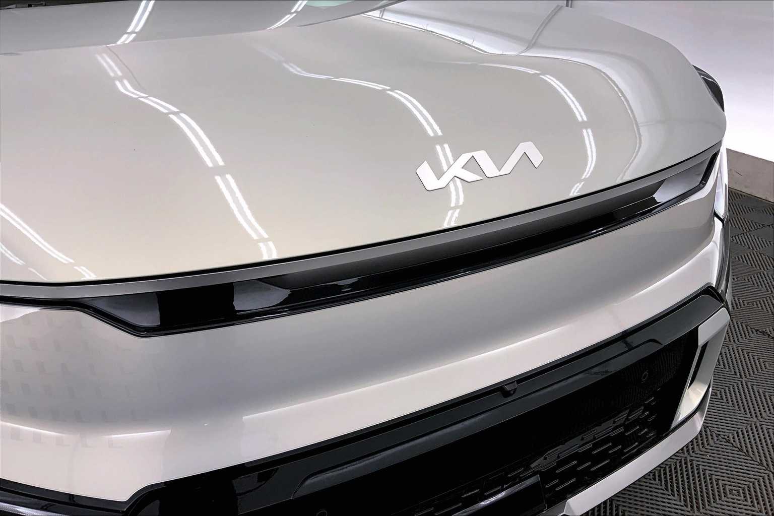 Thumbnail: 2024 Kia EV9 - 33