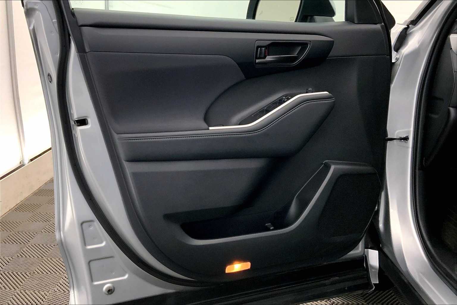 Thumbnail: 2024 Toyota Highlander - 27