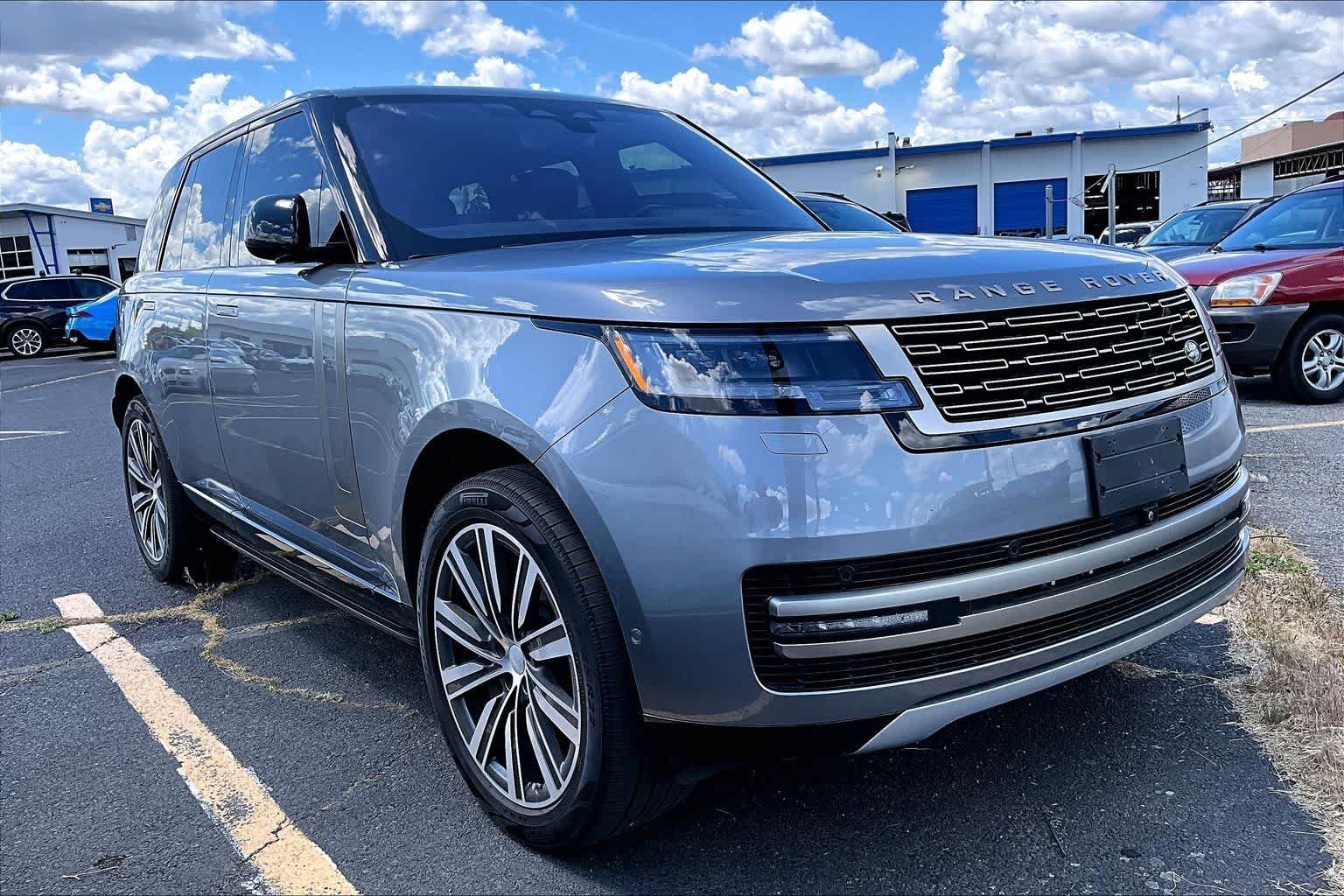 Thumbnail: 2023 Land Rover Range Rover - 11