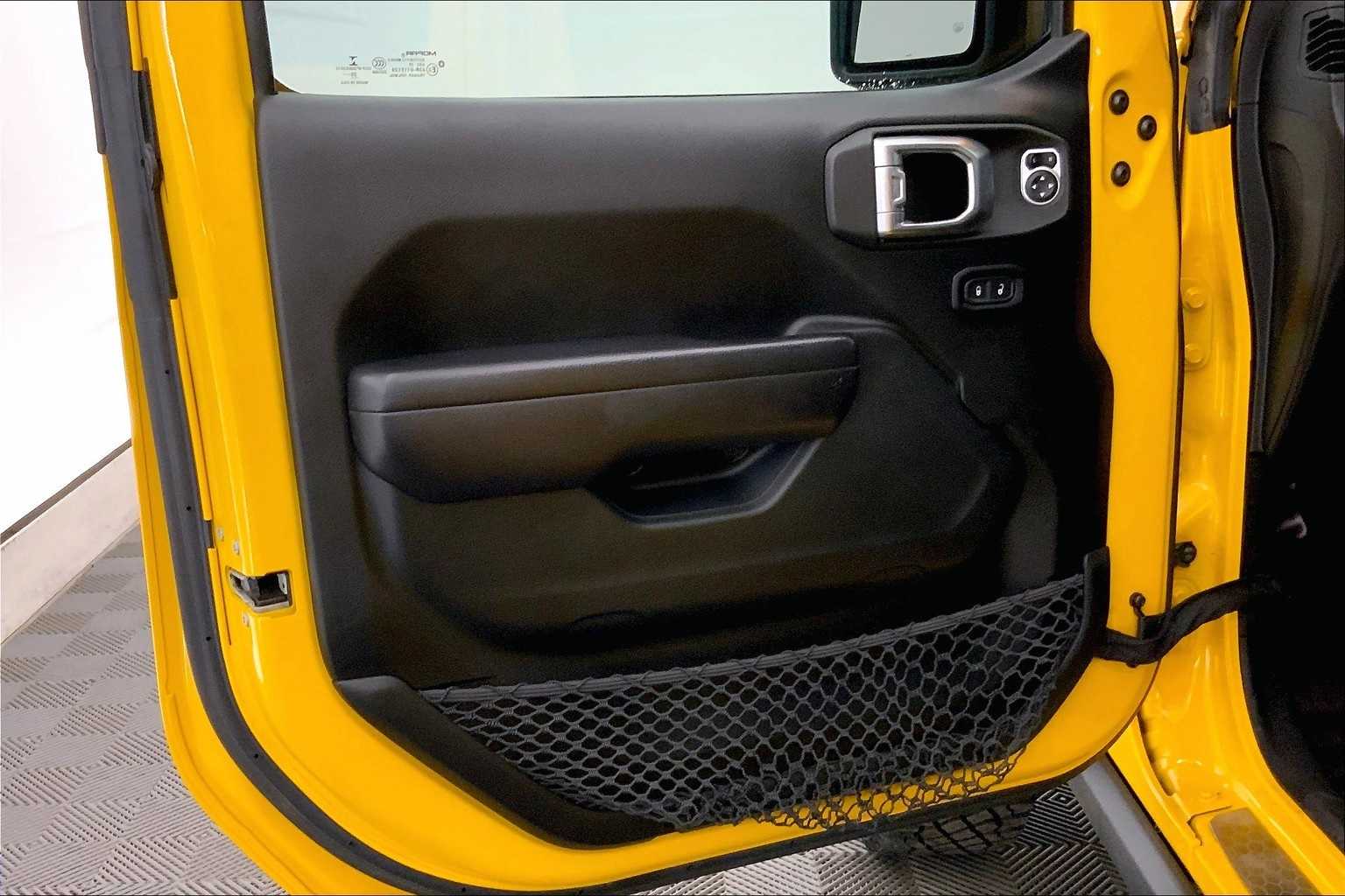 Thumbnail: 2021 Jeep Wrangler - 27