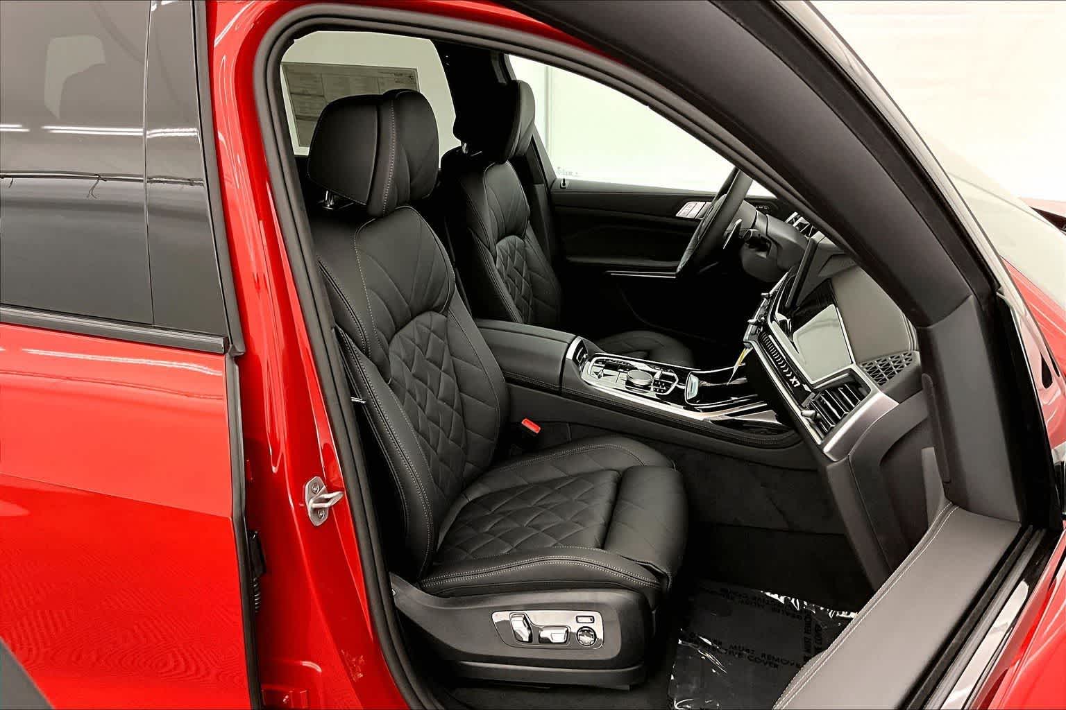 Thumbnail: 2026 BMW X7 - 14