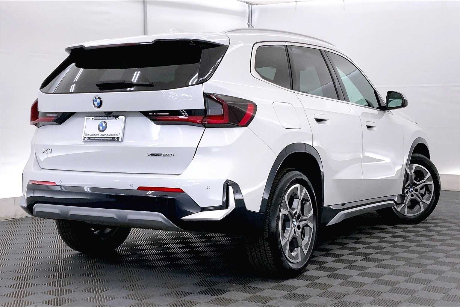 Thumbnail: 2024 BMW X1 - 22