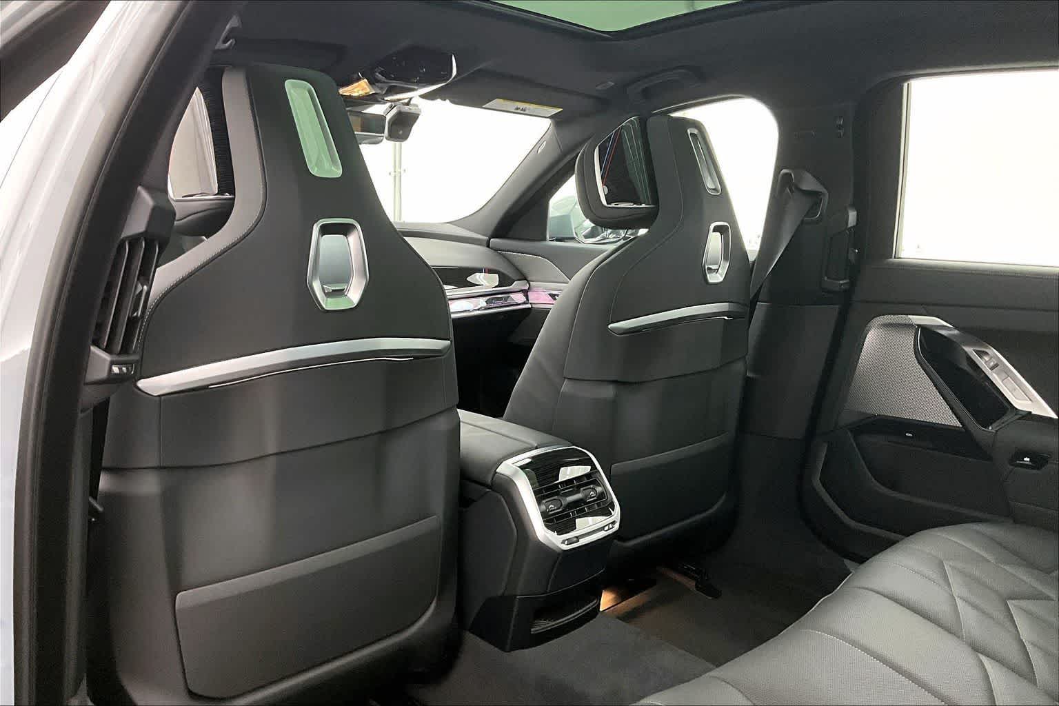 Thumbnail: 2026 BMW 7 Series - 12