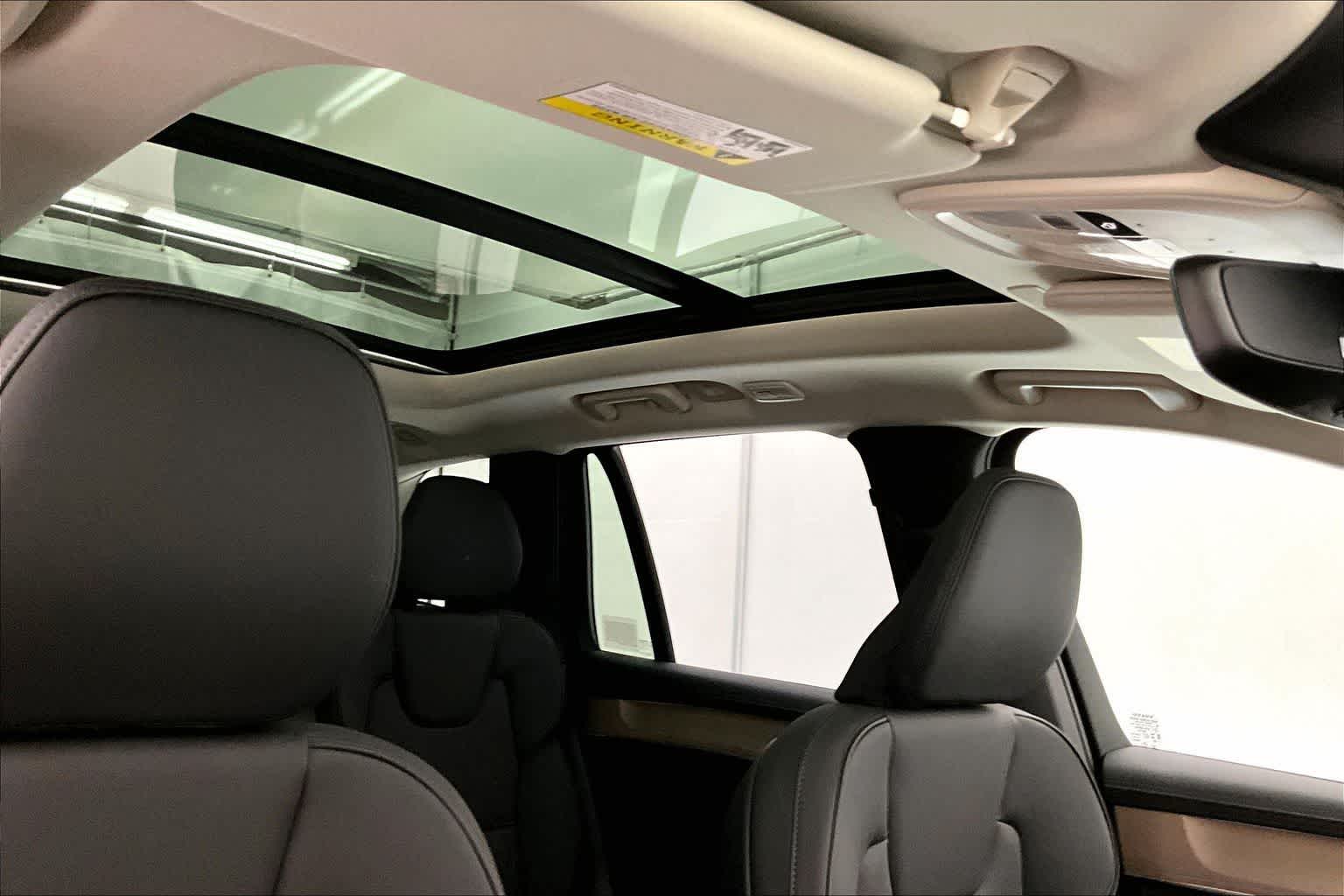 Thumbnail: 2025 Volvo XC90 - 30