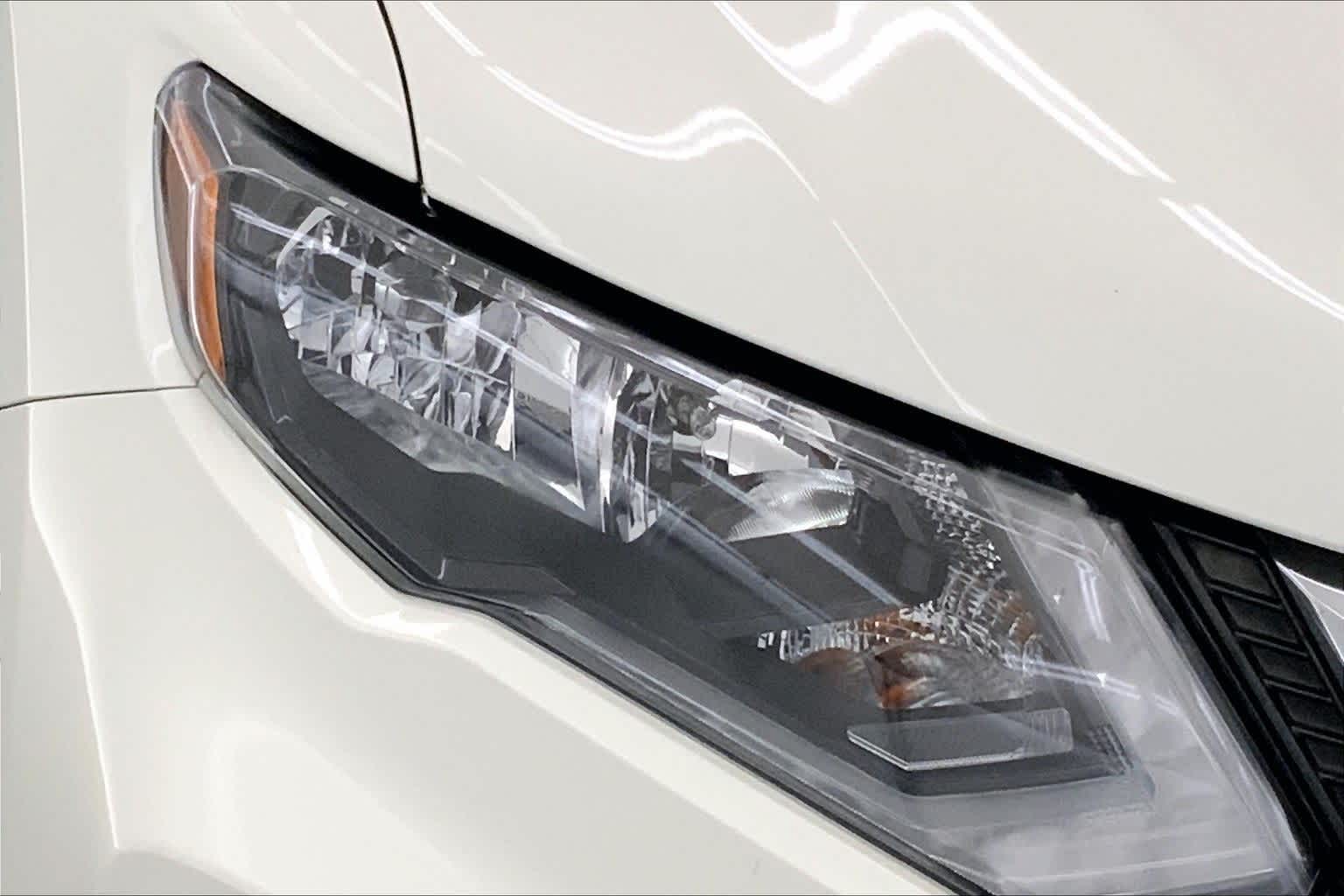 Thumbnail: 2017 Nissan Rogue - 31