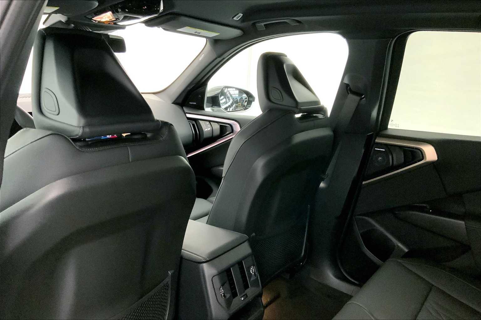 Thumbnail: 2025 BMW X3 - 12