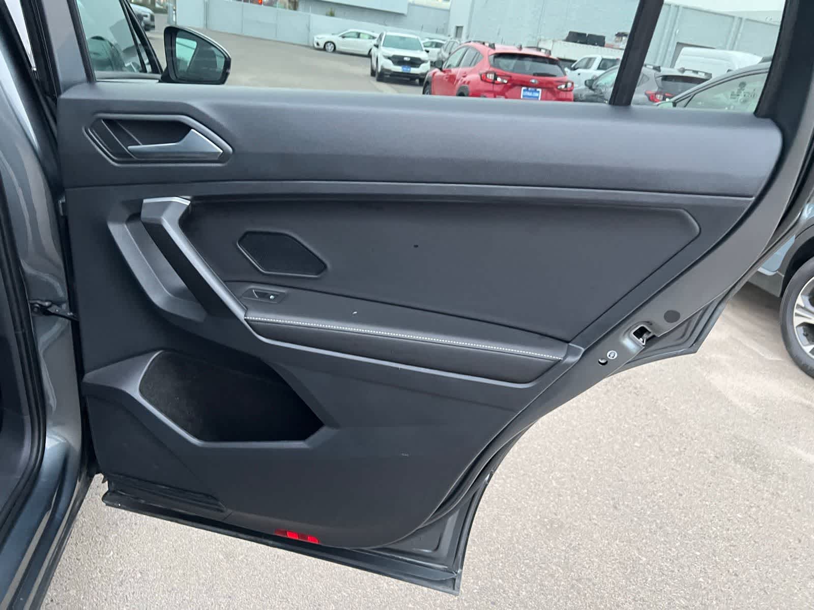 Thumbnail: 2024 Volkswagen Tiguan - 17