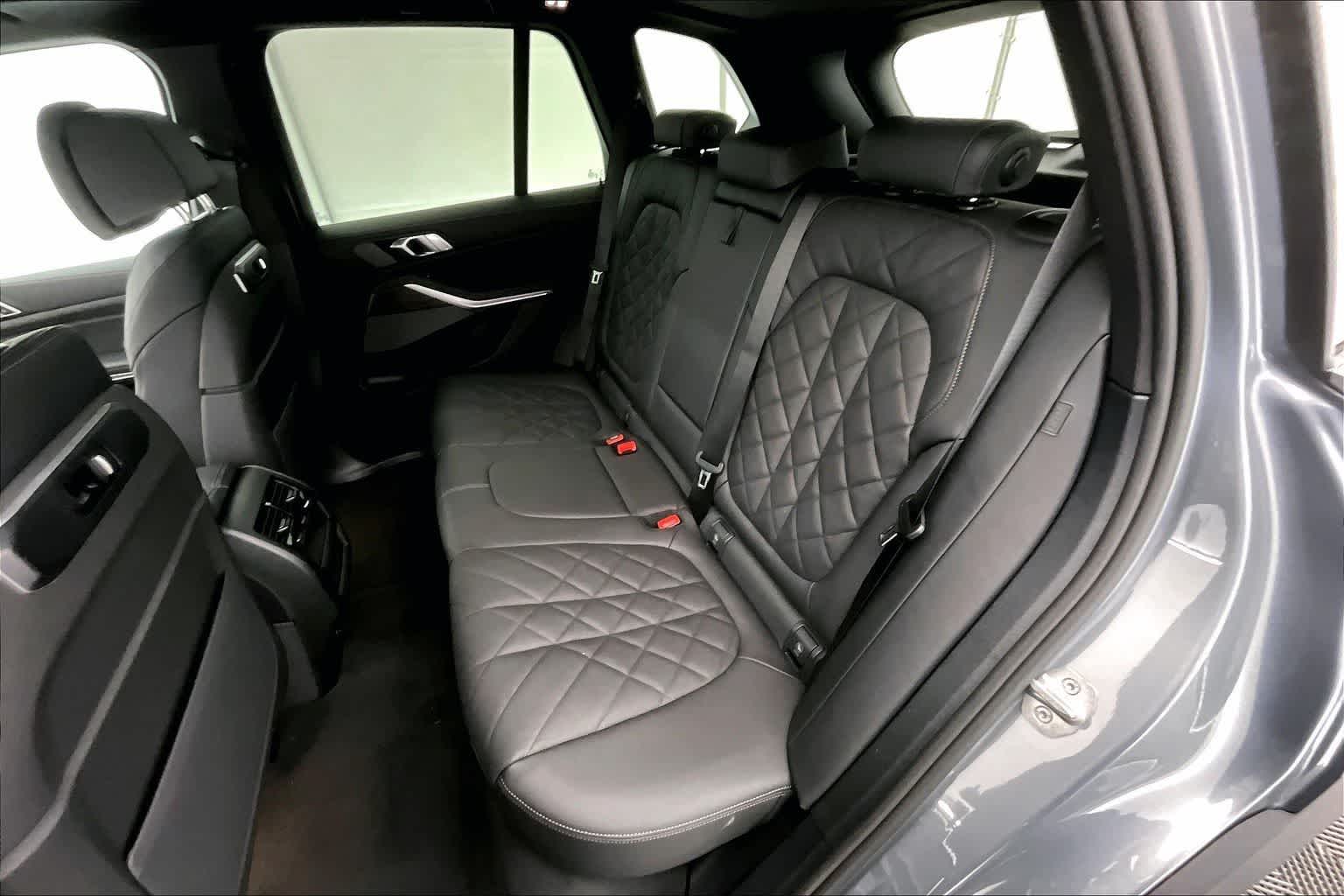 Thumbnail: 2026 BMW X5 - 13