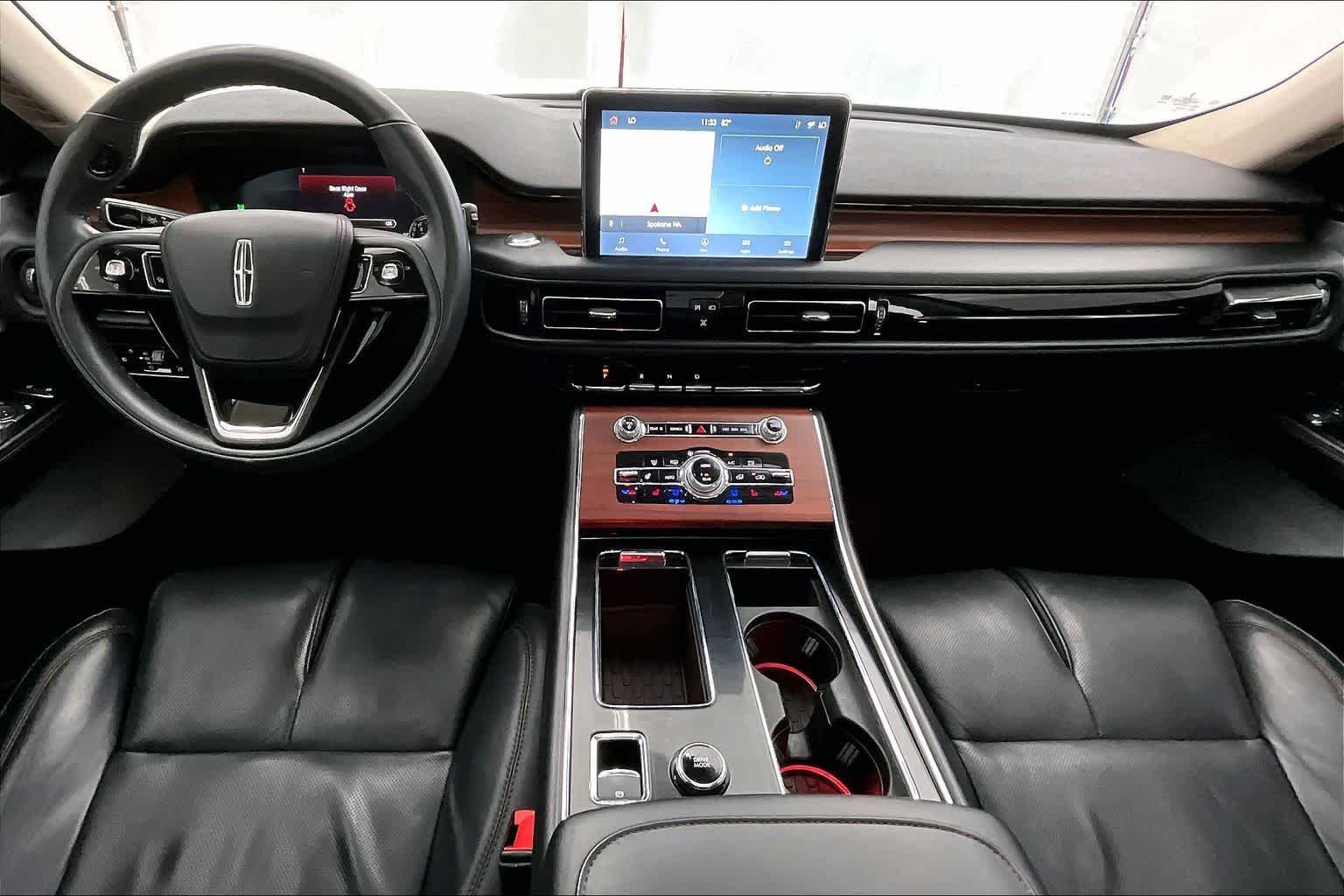 Thumbnail: 2023 Lincoln Aviator - 10