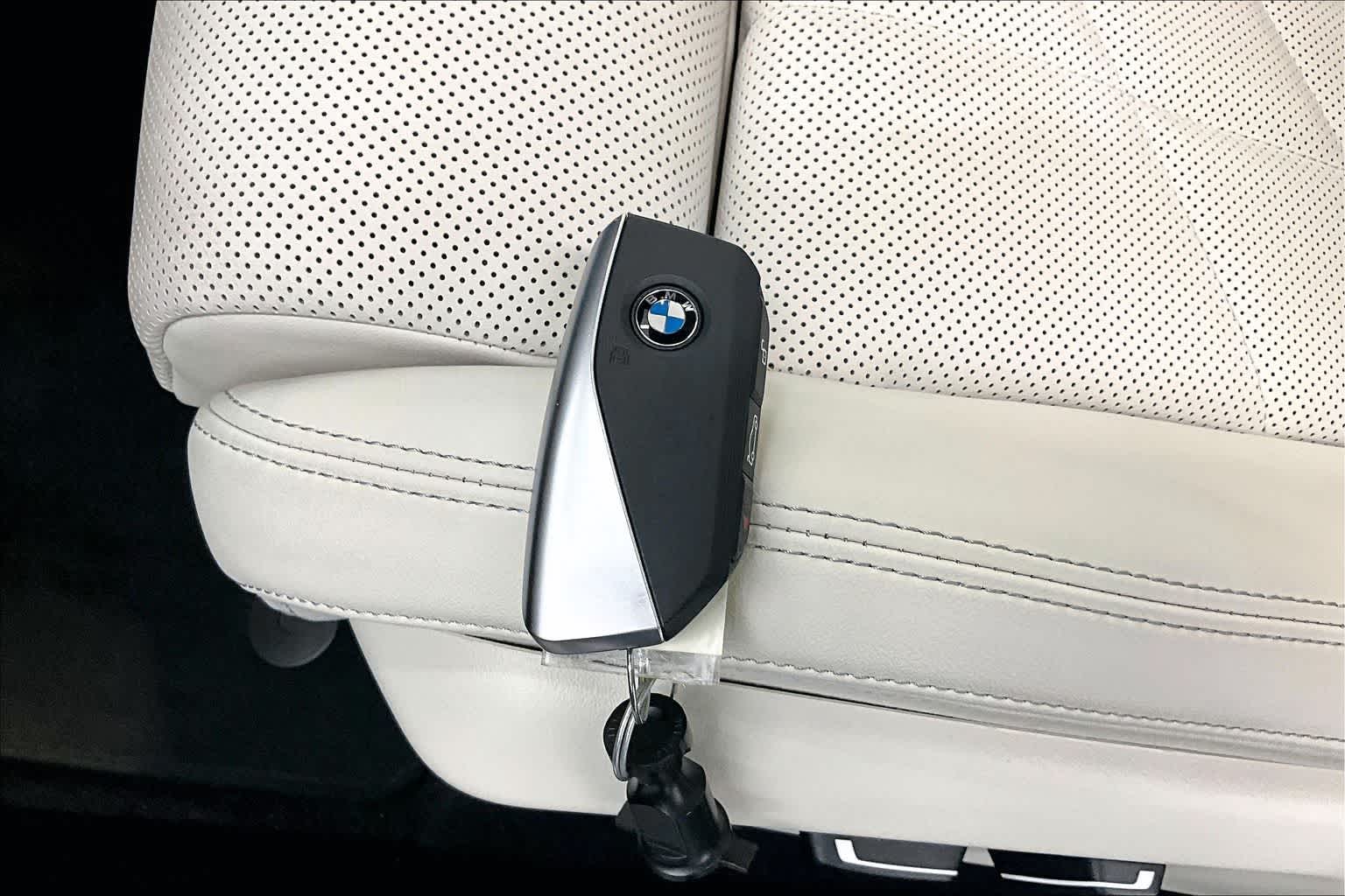 Thumbnail: 2026 BMW 5 Series - 19