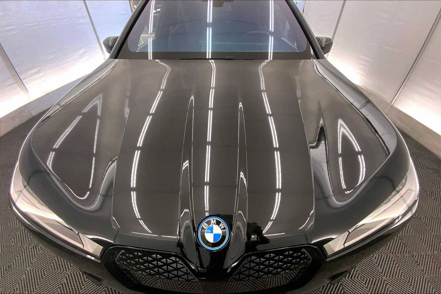 Thumbnail: 2022 BMW iX - 9