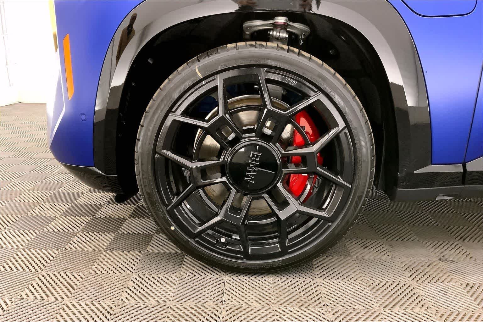 Thumbnail: 2026 BMW XM - 8