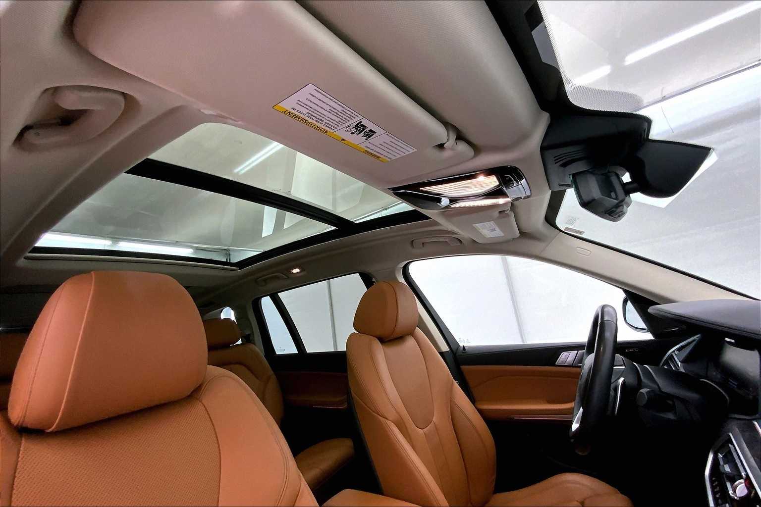 Thumbnail: 2021 BMW X7 - 30