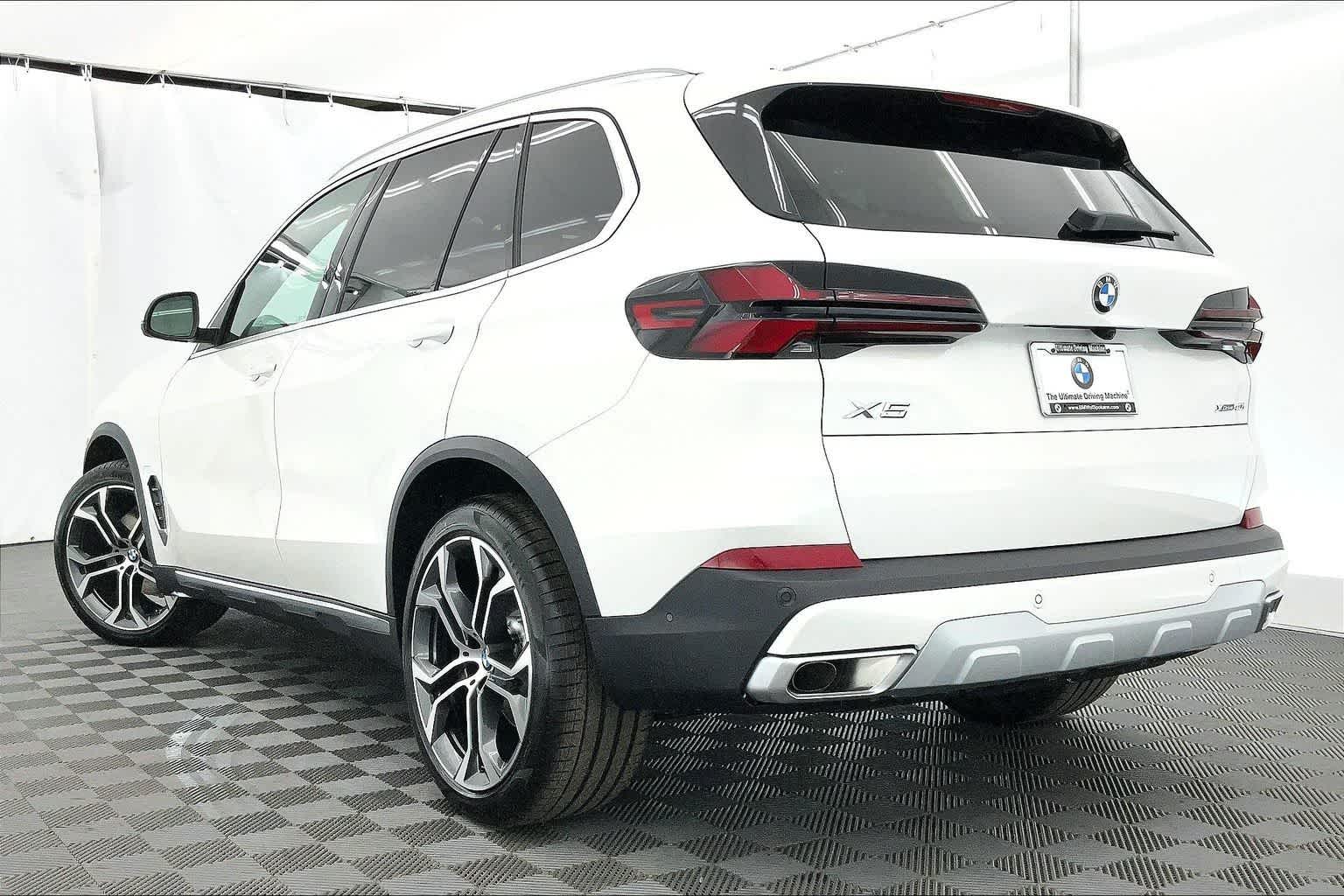 Thumbnail: 2026 BMW X5 - 4