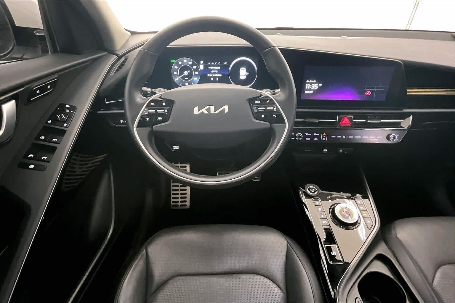 Thumbnail: 2023 Kia Niro - 14