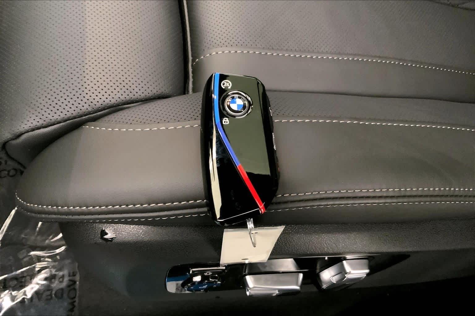 Thumbnail: 2026 BMW X7 - 19