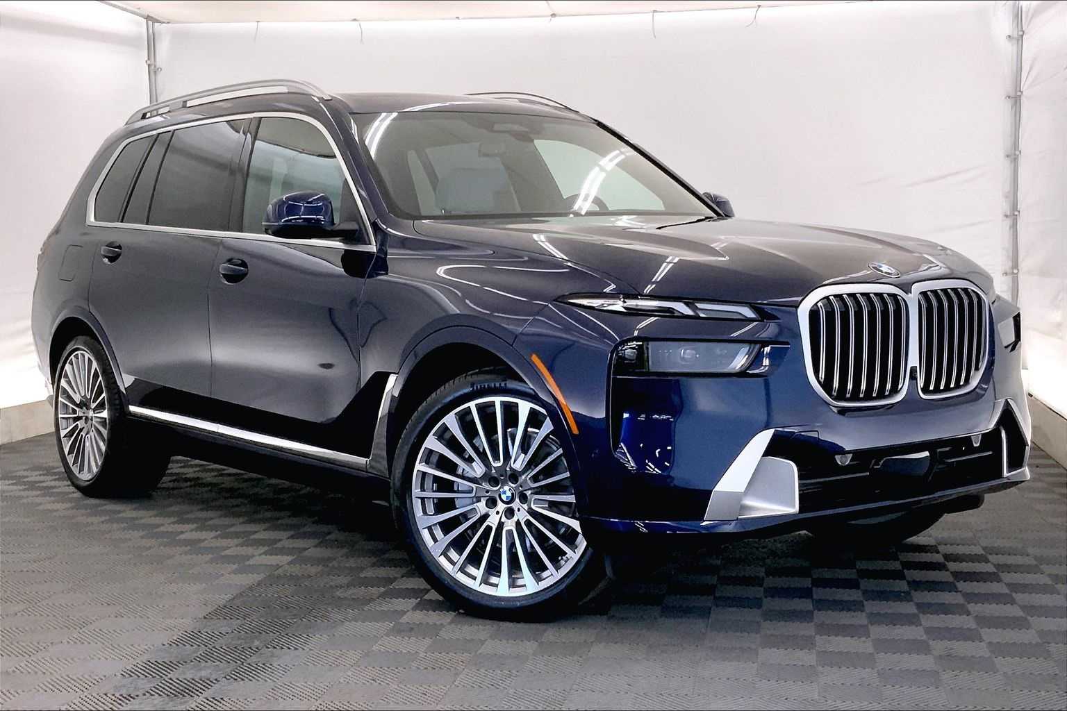 Thumbnail: 2026 BMW X7 - 21