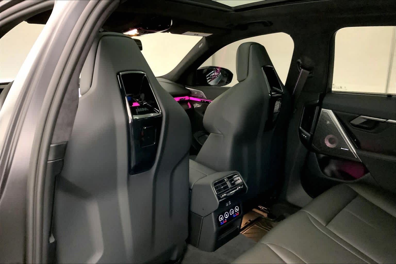 Thumbnail: 2026 BMW M5 - 12