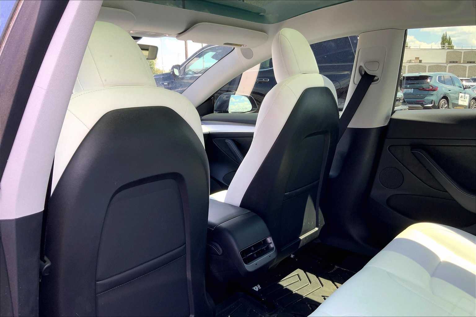 Thumbnail: 2023 Tesla Model 3 - 12