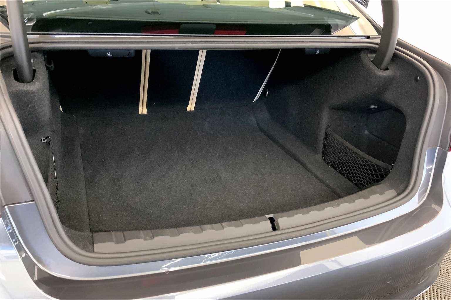 Thumbnail: 2021 BMW 3 Series - 18