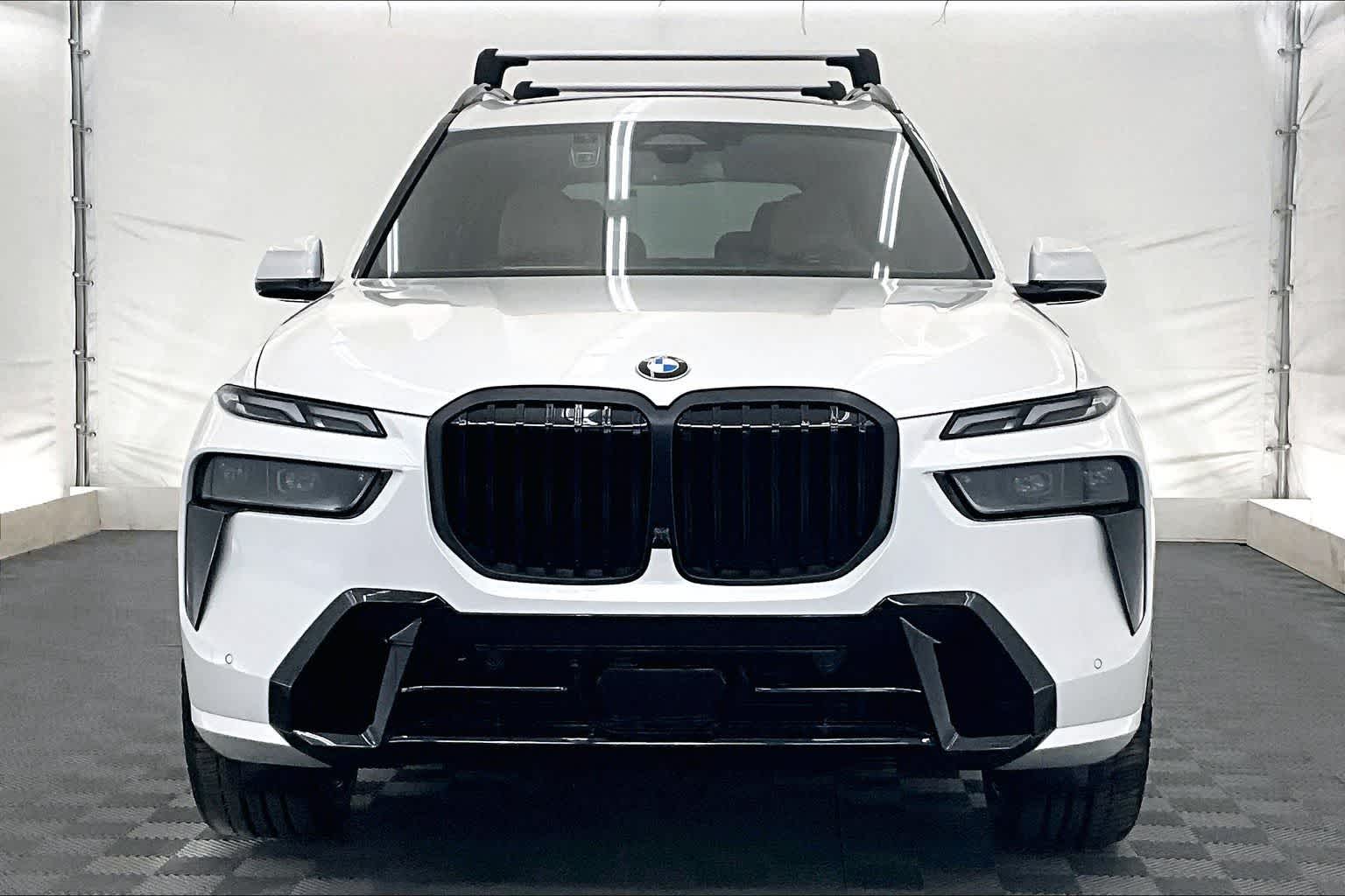 Thumbnail: 2026 BMW X7 - 6