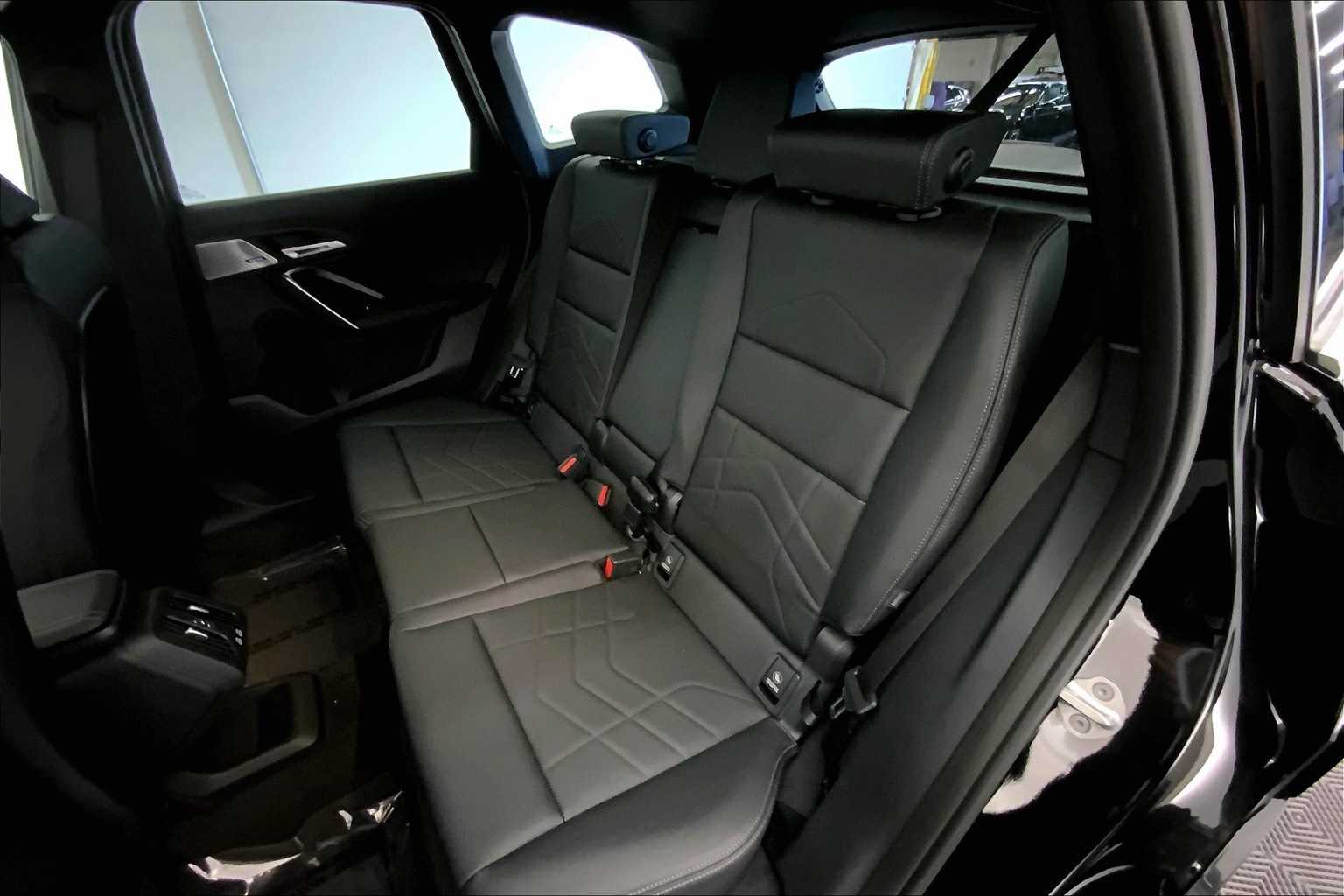 Thumbnail: 2025 BMW X1 - 13