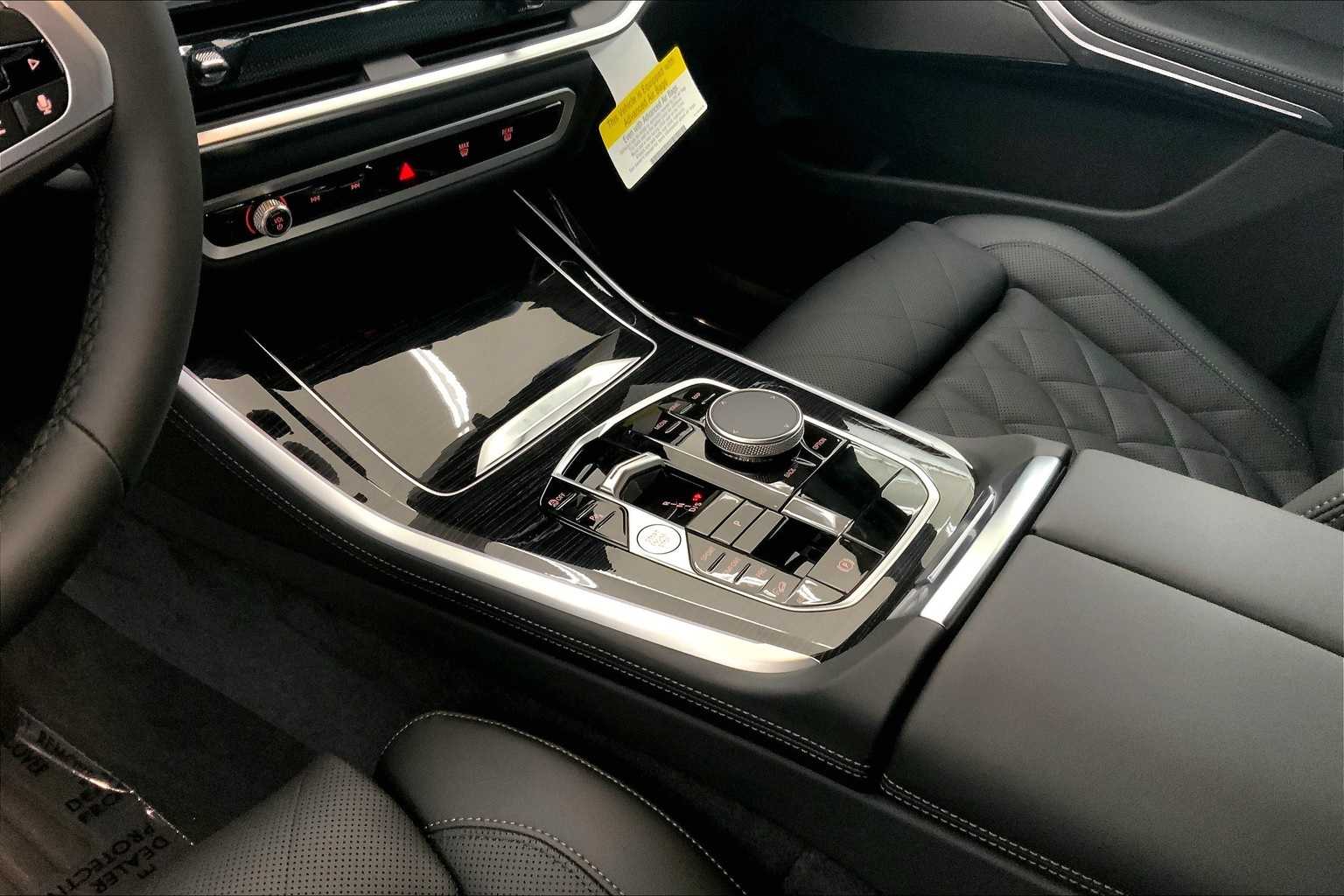 Thumbnail: 2026 BMW X5 - 17