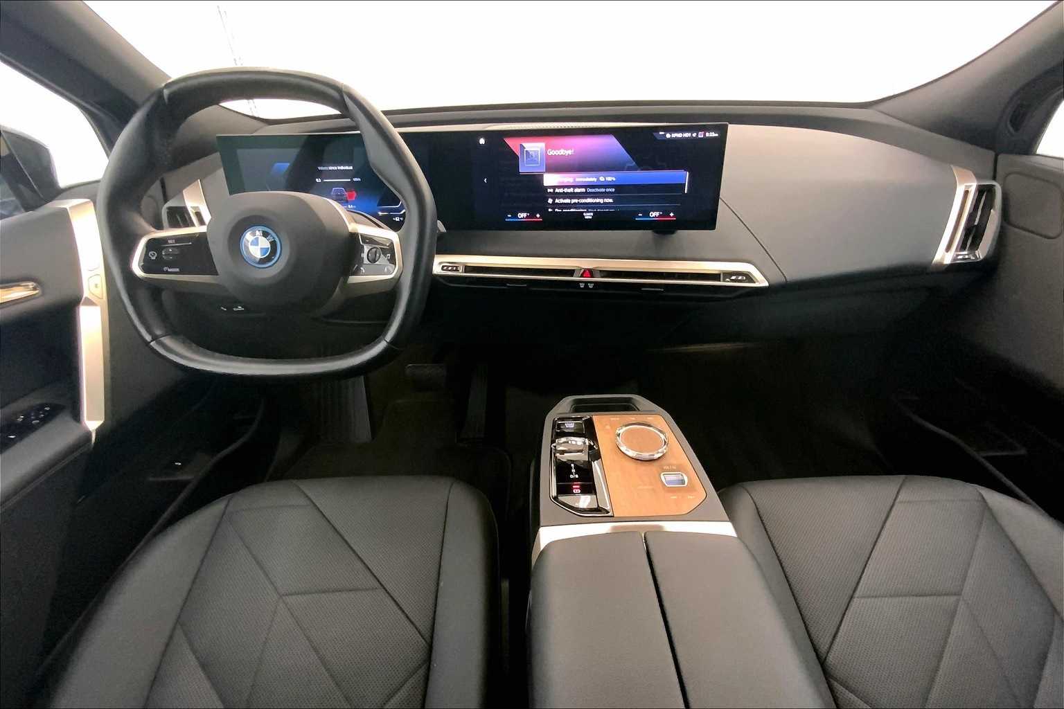 Thumbnail: 2022 BMW iX - 10