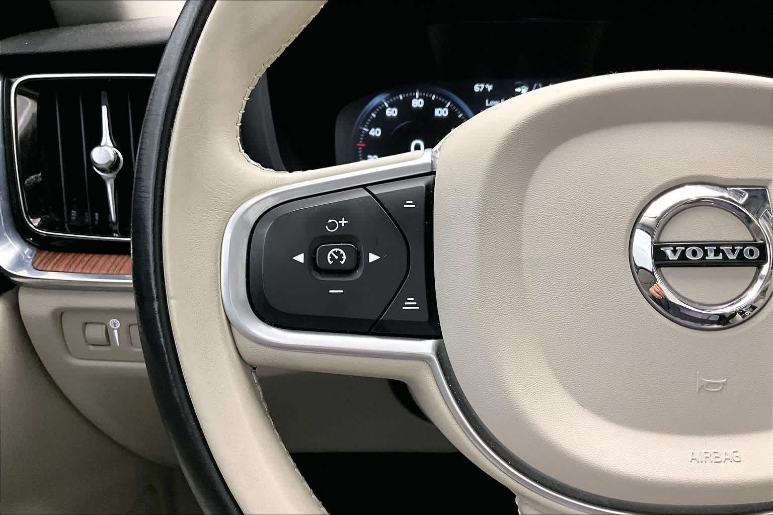 Thumbnail: 2022 Volvo S60 - 24