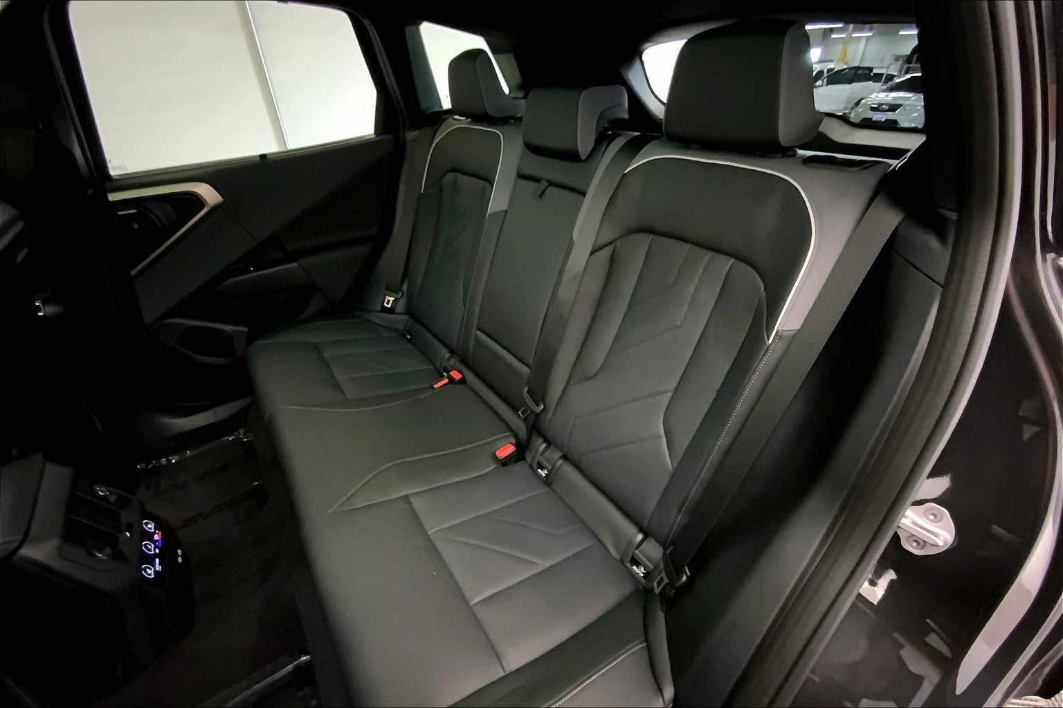 Thumbnail: 2025 BMW X3 - 13