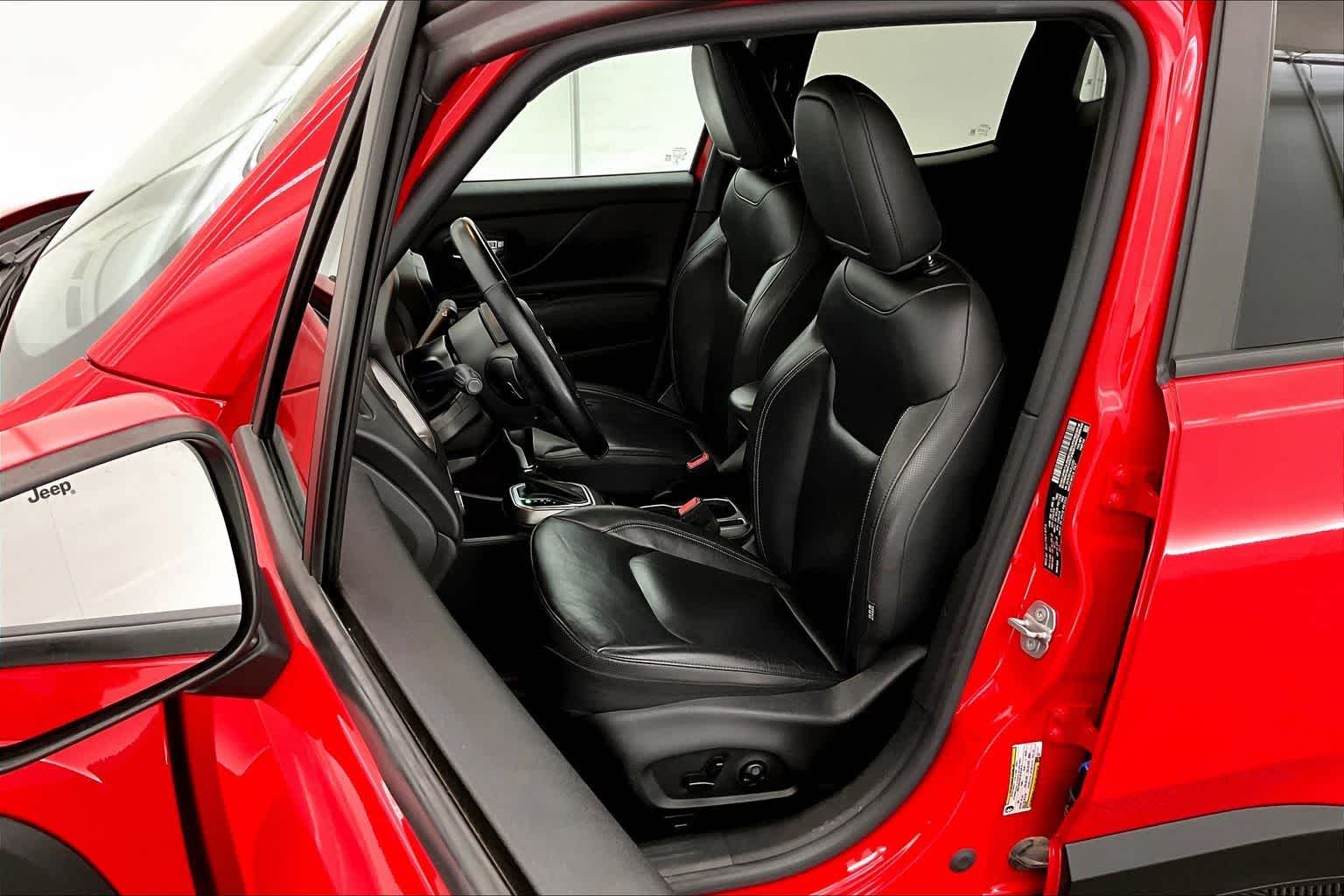 Thumbnail: 2020 Jeep Renegade - 11