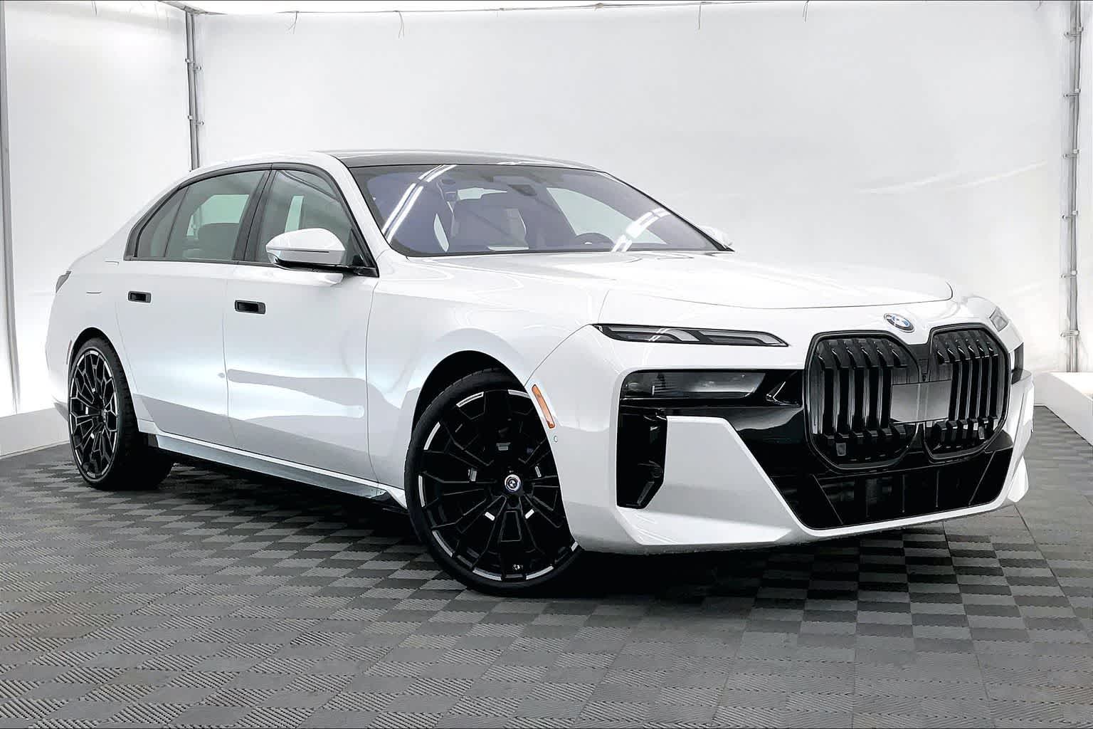 Thumbnail: 2025 BMW 7 Series - 21
