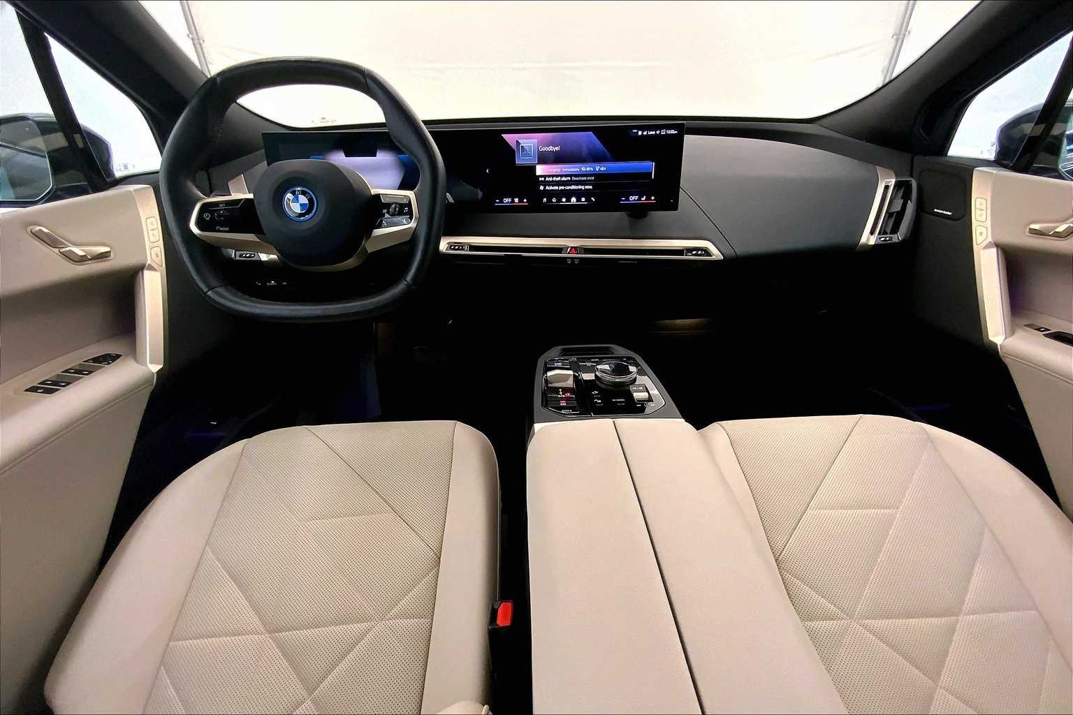 Thumbnail: 2024 BMW iX - 10