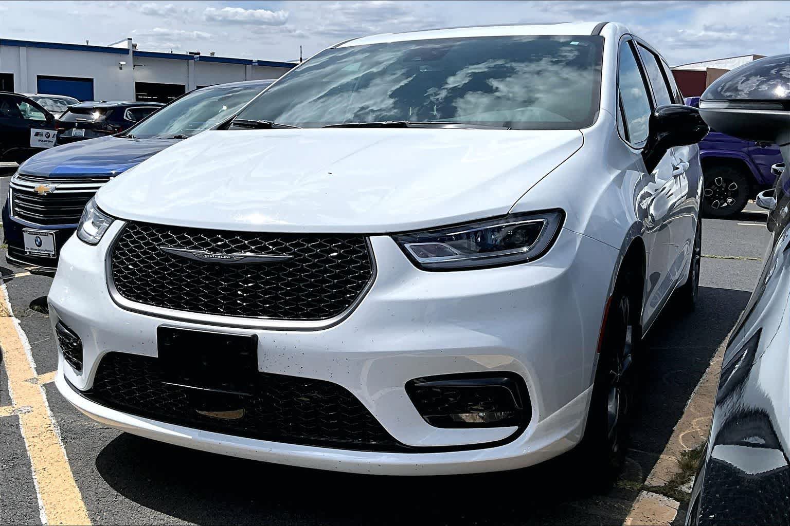 Thumbnail: 2026 Chrysler Pacifica - 1