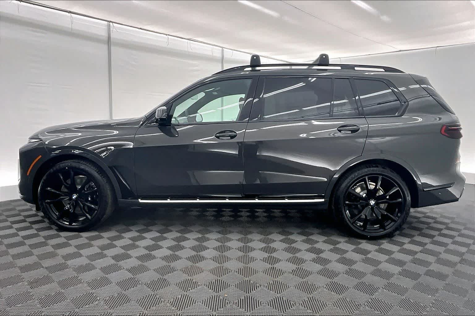 Thumbnail: 2026 BMW X7 - 3